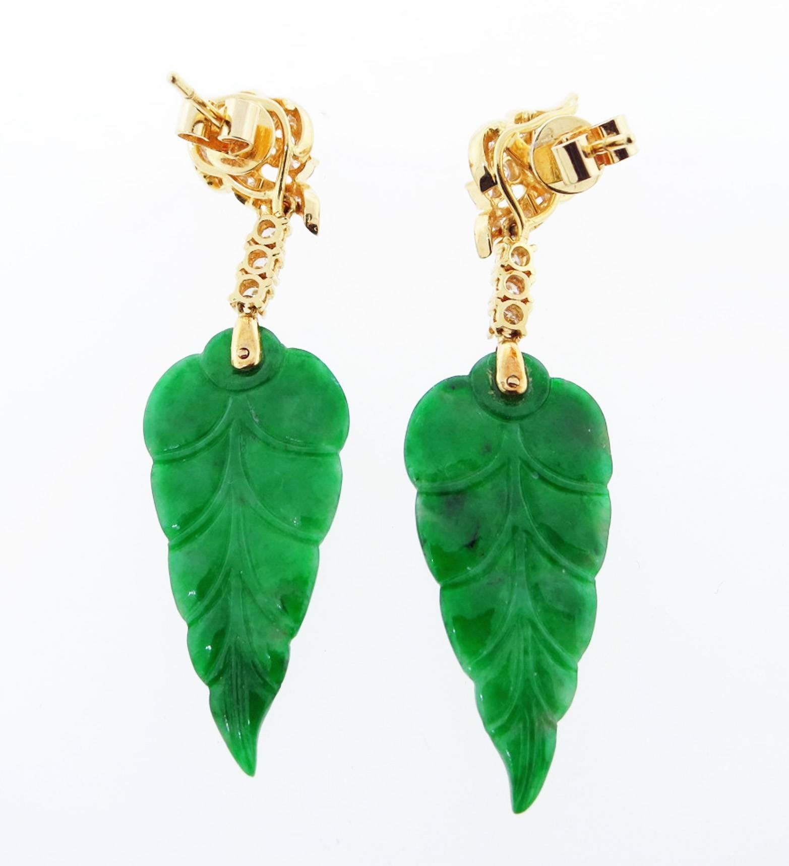 Round Cut Delicate Jade Leaf Diamond Earrings in 18 Karat Yellow Gold