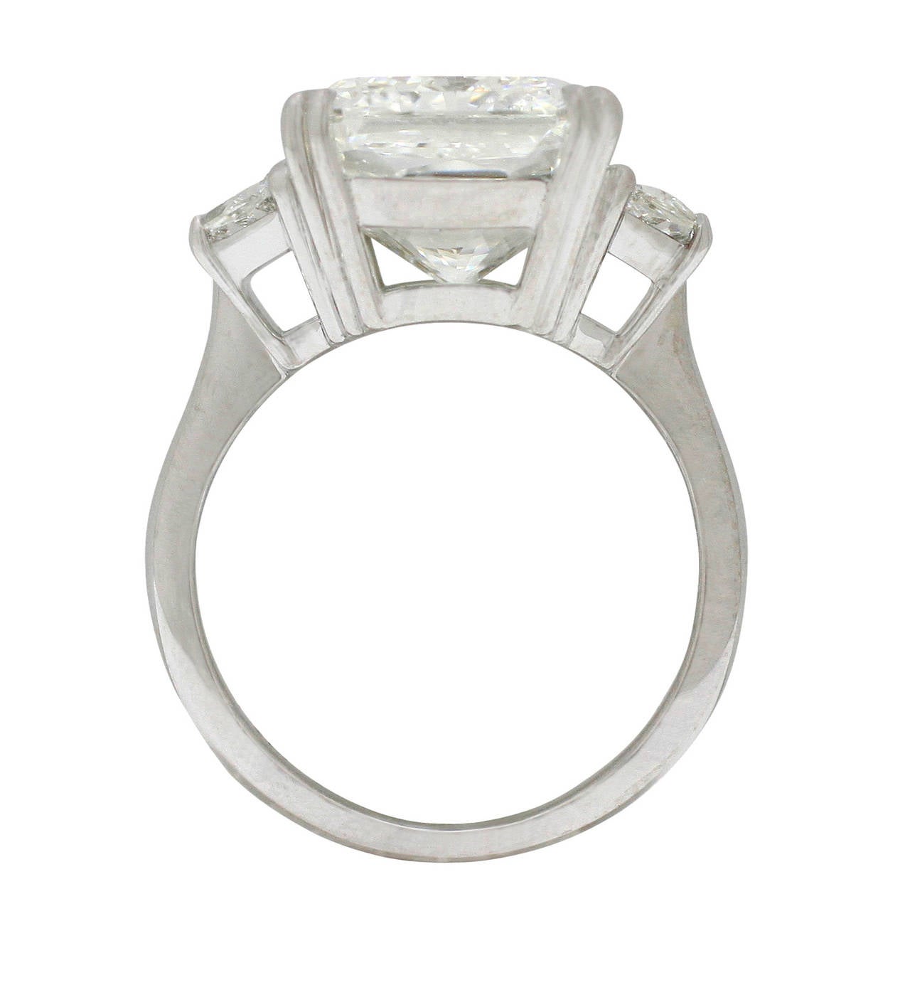 Spectacular Radiant Cut 9.27  Carat Diamond Platinum Ring For Sale 2