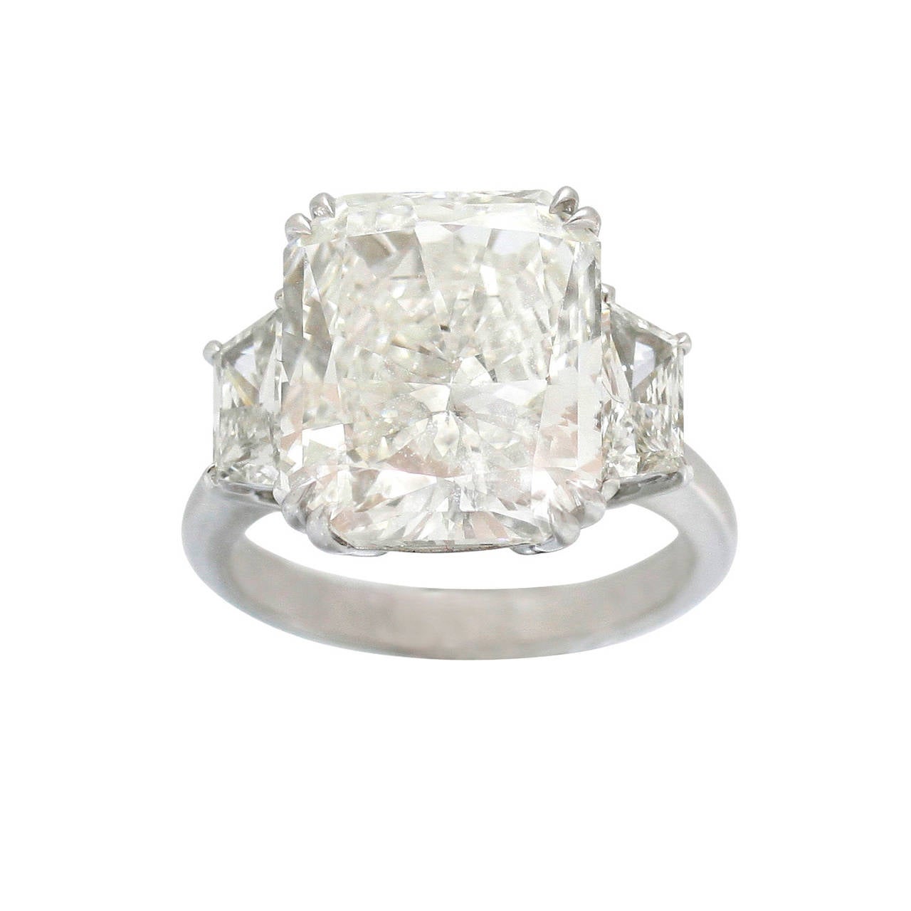 Women's Spectacular Radiant Cut 9.27  Carat Diamond Platinum Ring For Sale
