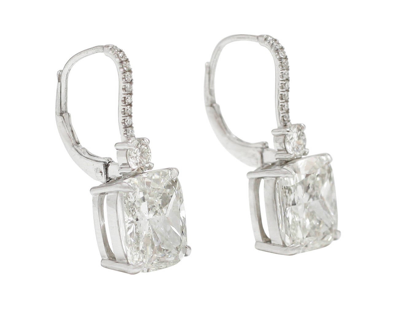 Burdeen's Phenomenal Cushion Diamond Platinum Hanging Earrings In New Condition For Sale In Buffalo Grove, IL