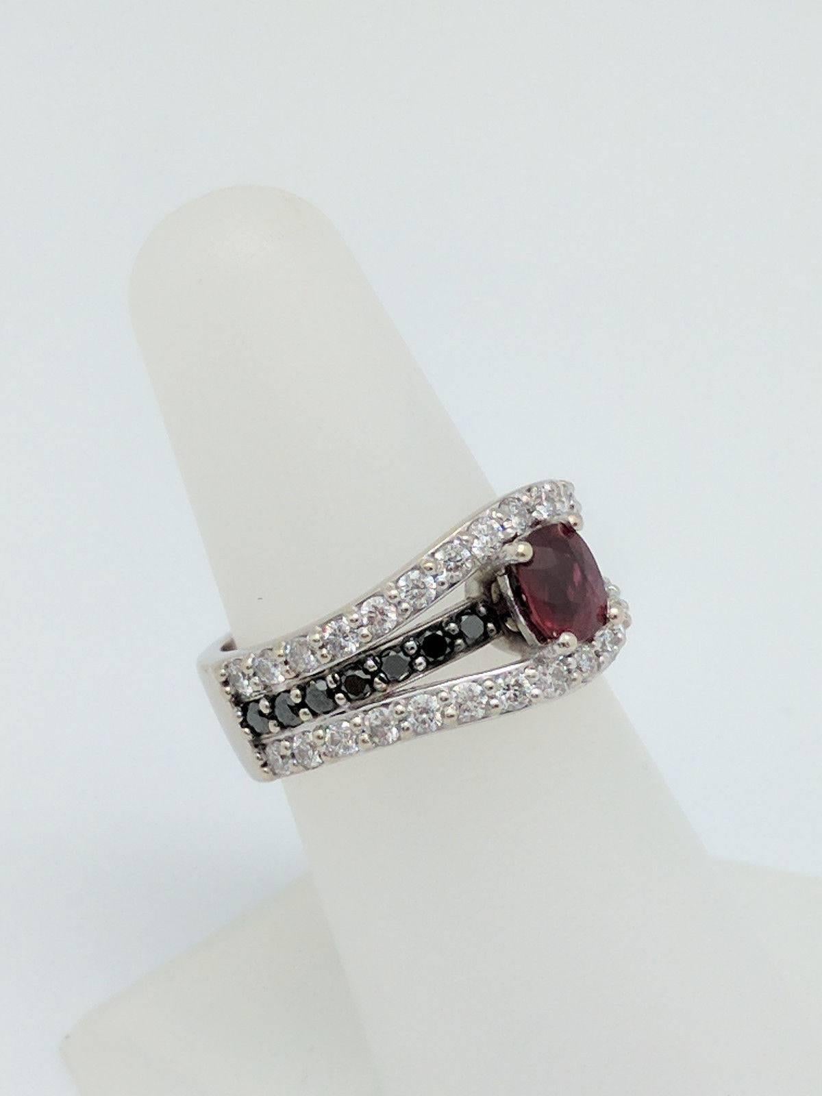 Ruby Black White Diamond Ring In Excellent Condition In Gainesville, FL