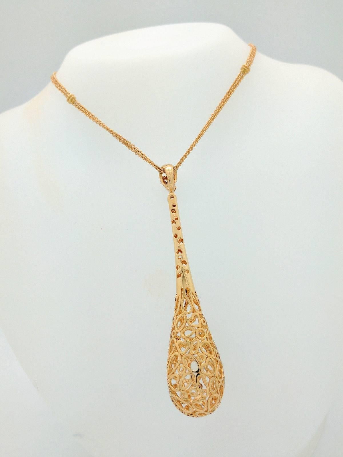 Roberto Coin Mauresque Diamond Gold Teardrop Pendant Necklace In Excellent Condition In Gainesville, FL