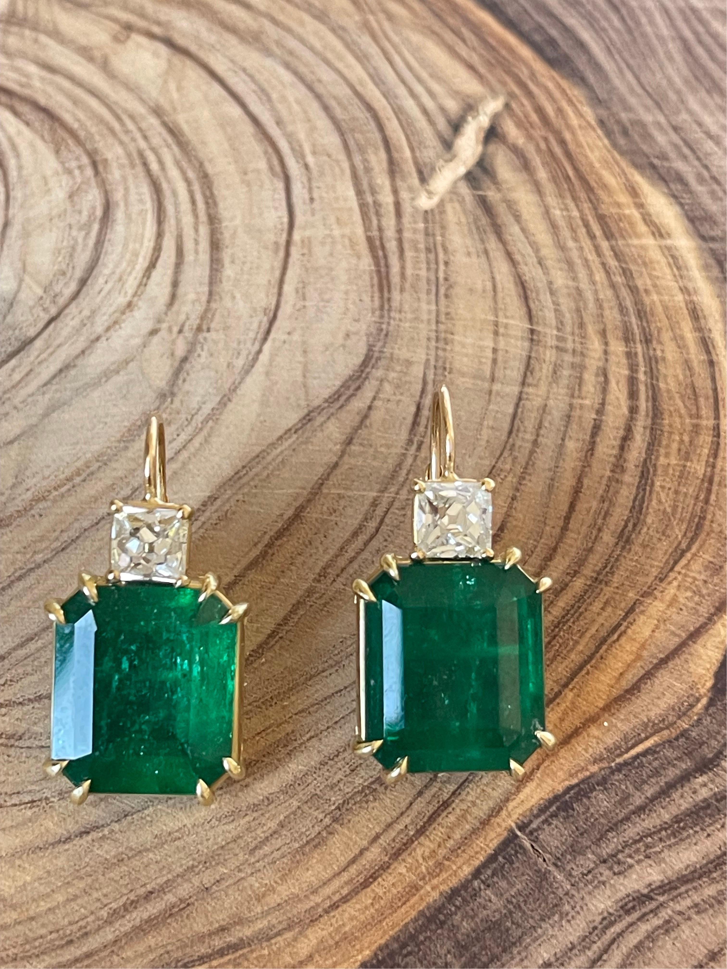 Mindi Mond Colombian Emerald and French Cut Diamond Sheri Drop 18k Gold Earrings For Sale 2