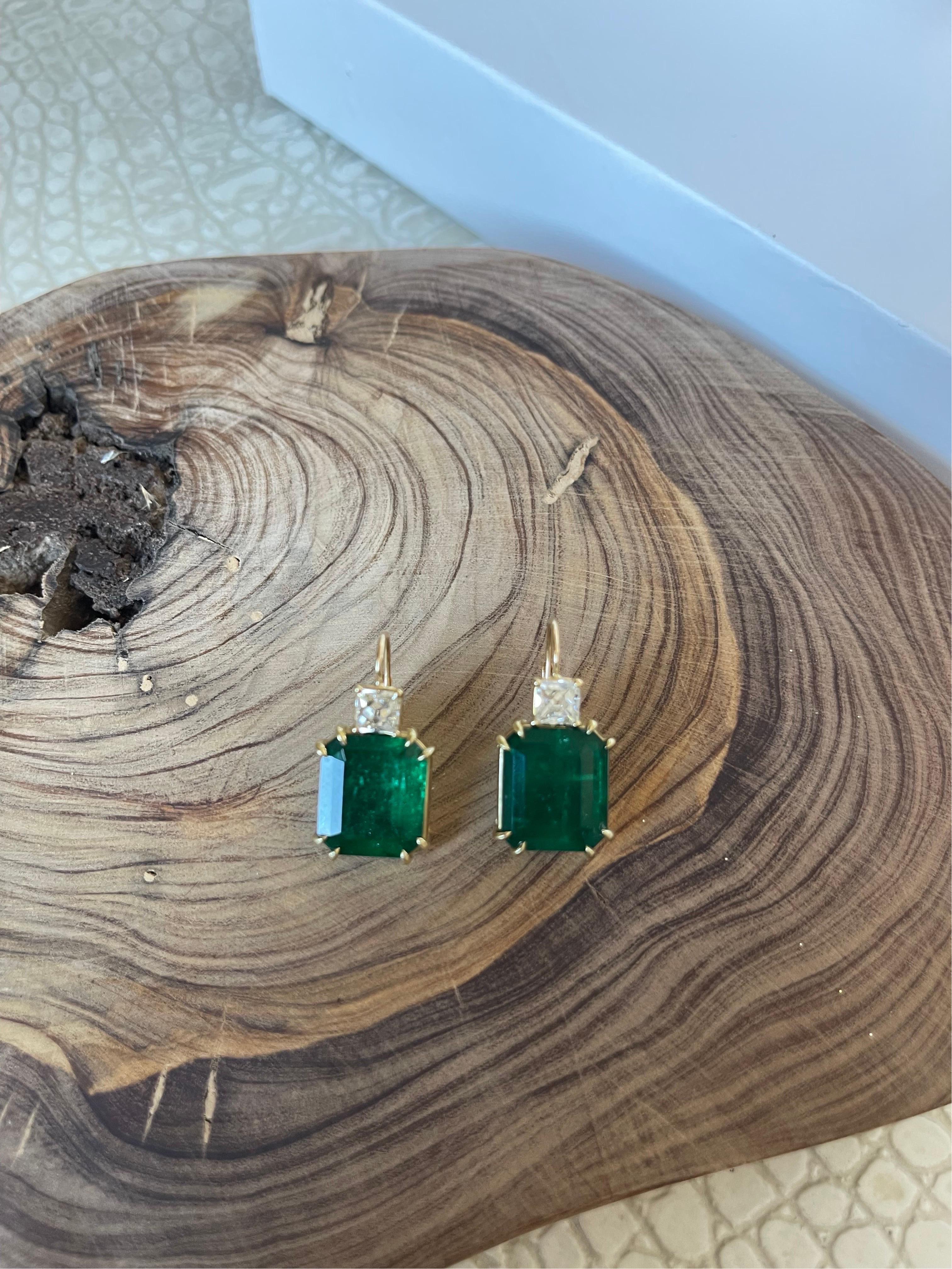 Mindi Mond Colombian Emerald and French Cut Diamond Sheri Drop 18k Gold Earrings For Sale 3