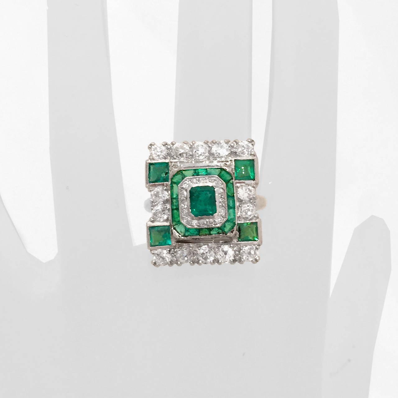 Art Deco Princess-Cut Emerald Diamond Gold Ring In Excellent Condition In New York, NY