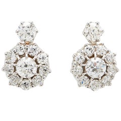 Outstanding 5.70 Carat Old Mine-Cut Diamond Gold Cluster Earrings 5