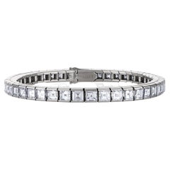 Harry Winston Bracelet ligne en platine avec diamants taille émeraude