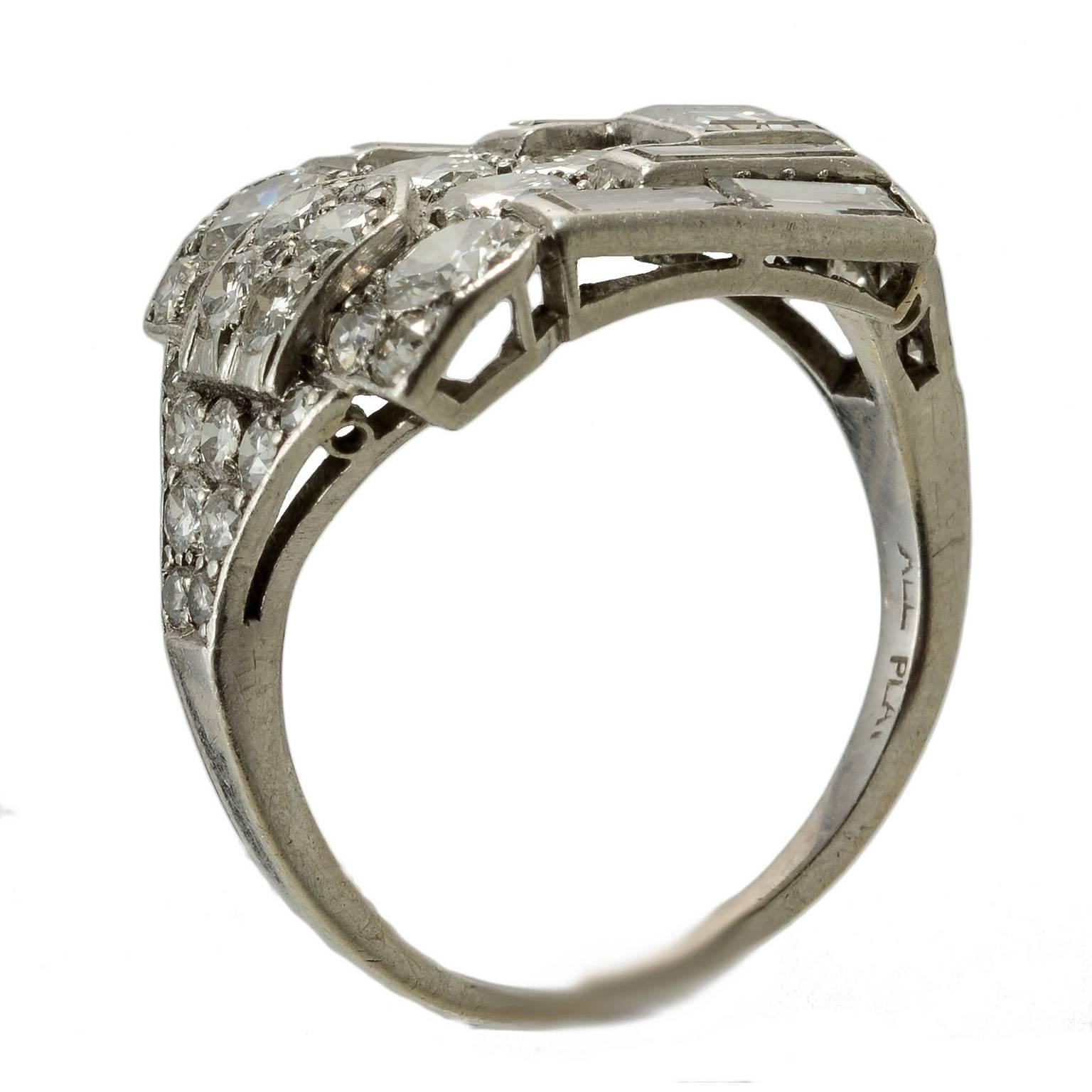 Art Deco fine diamond platinum set 1930c bagette and round diamond ring 1930c