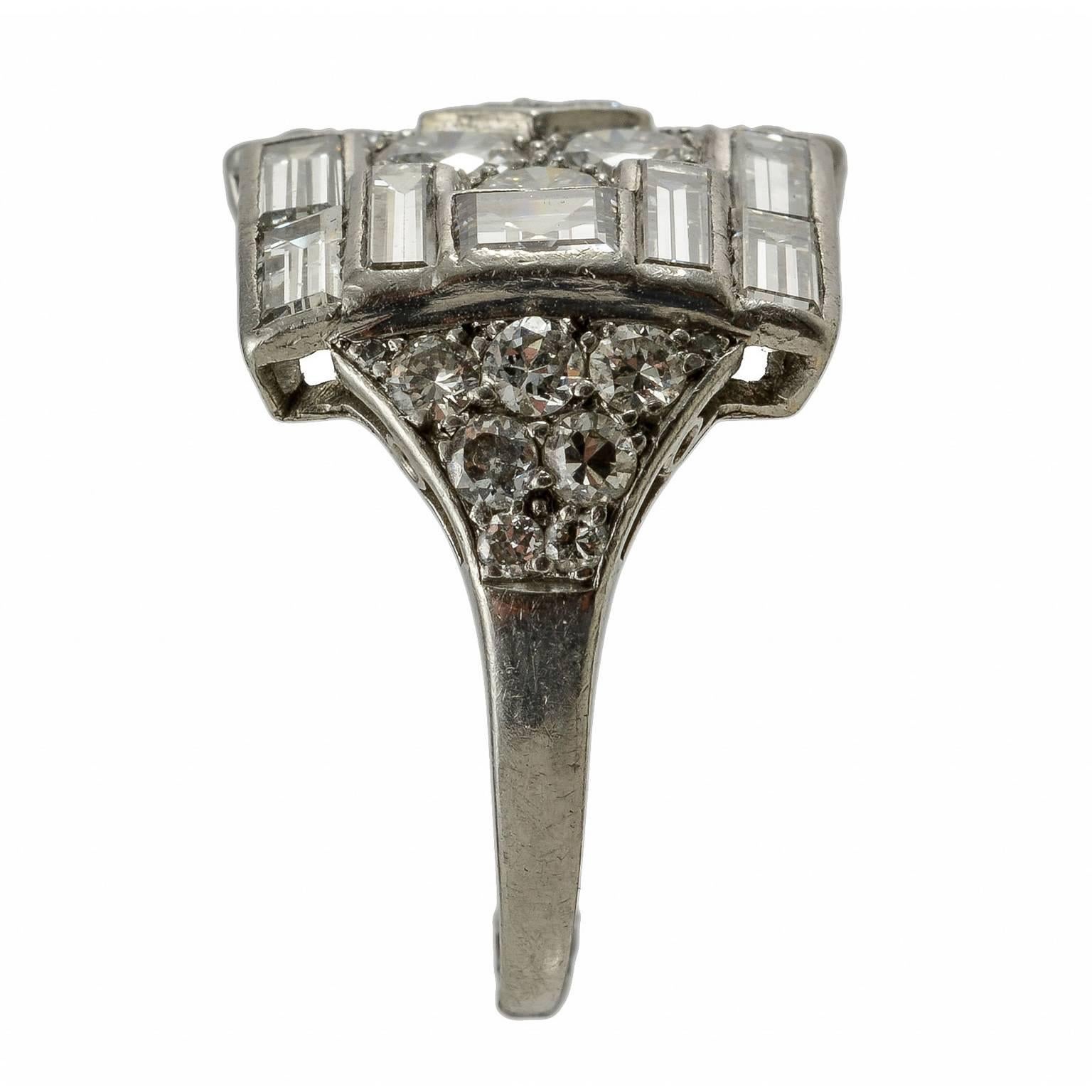 Women's or Men's Art Deco Fine Quality Diamond Wrap over Ring, circa 1930 For Sale