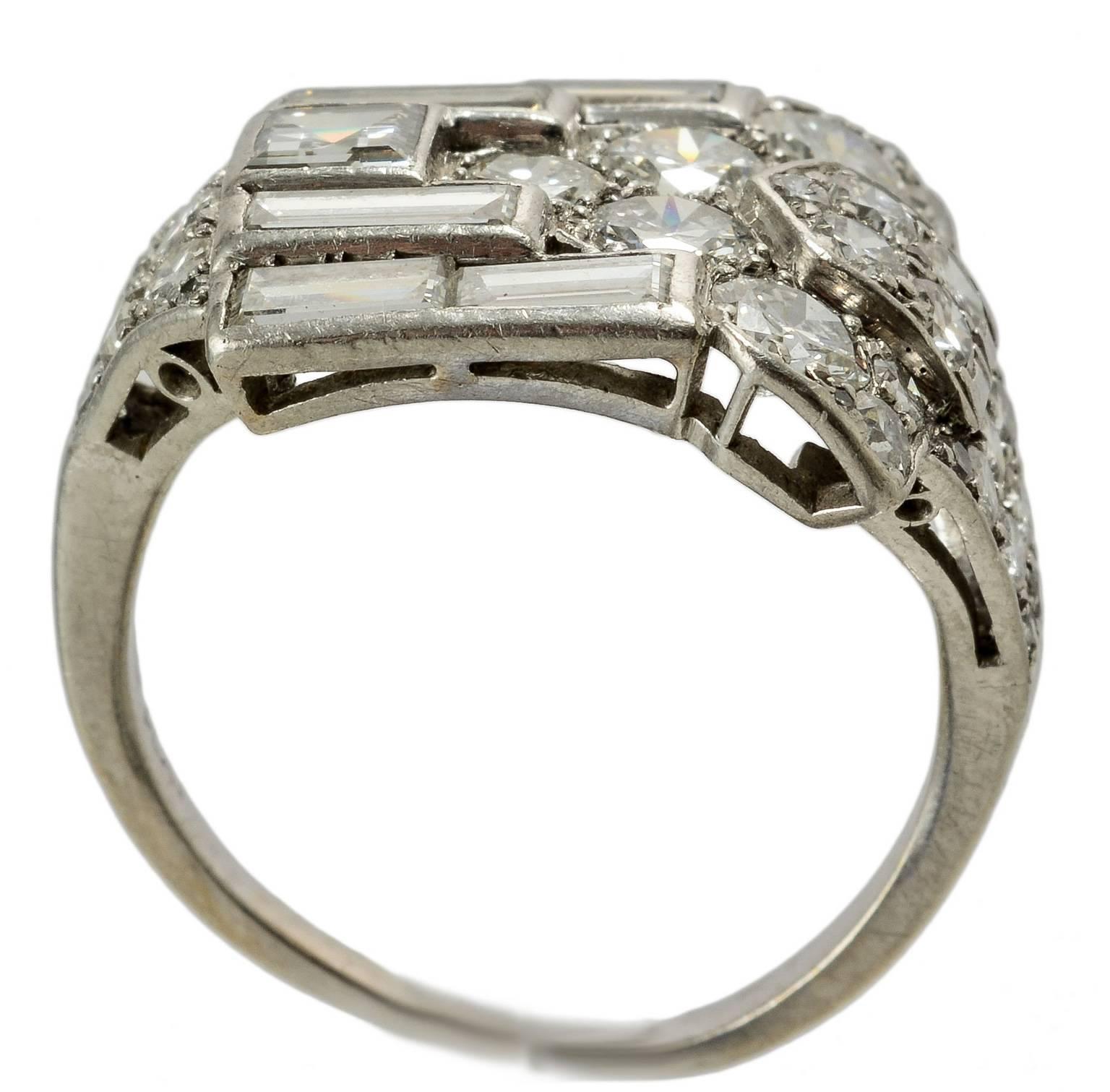 Art Deco Fine Quality Diamond Wrap over Ring, circa 1930 In Good Condition For Sale In London, GB