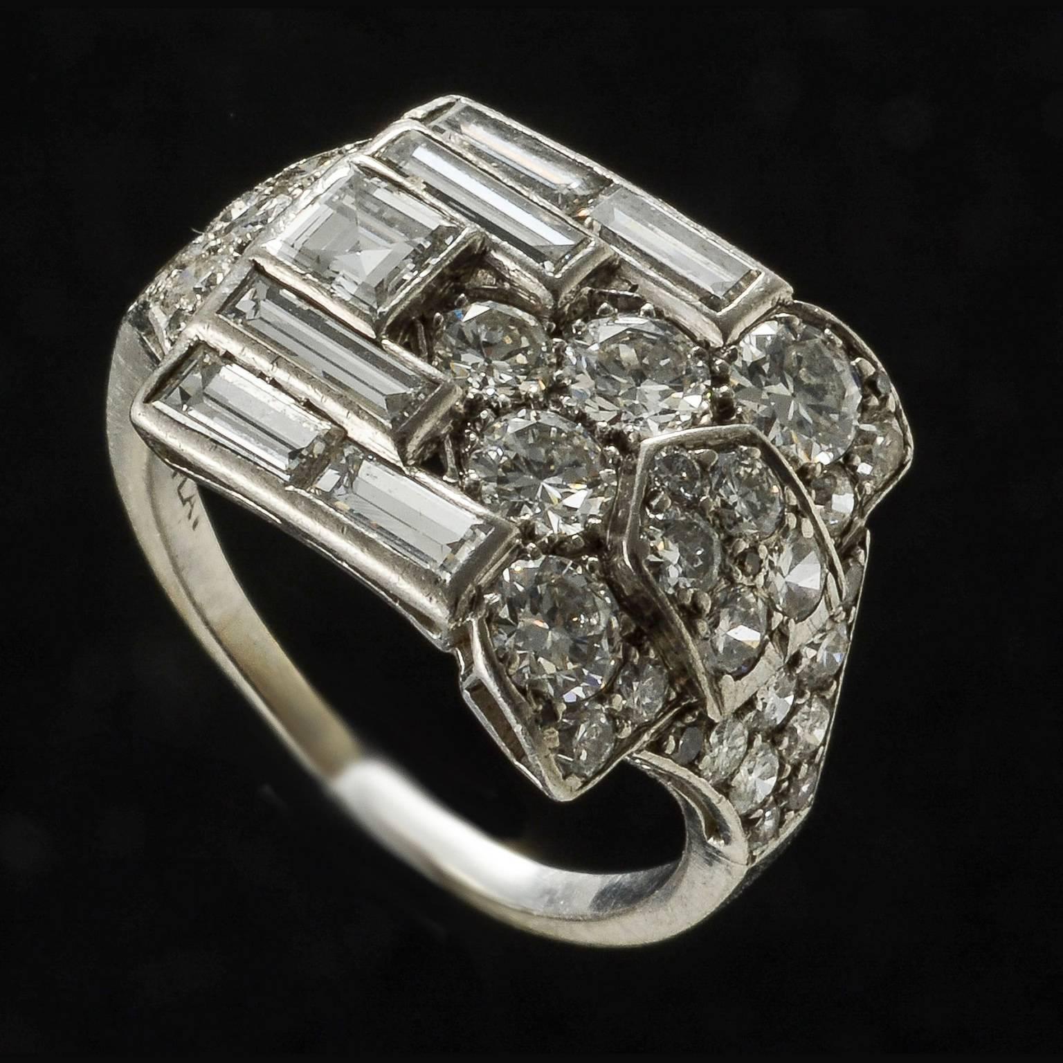 Art Deco Fine Quality Diamond Wrap over Ring, circa 1930 For Sale 2