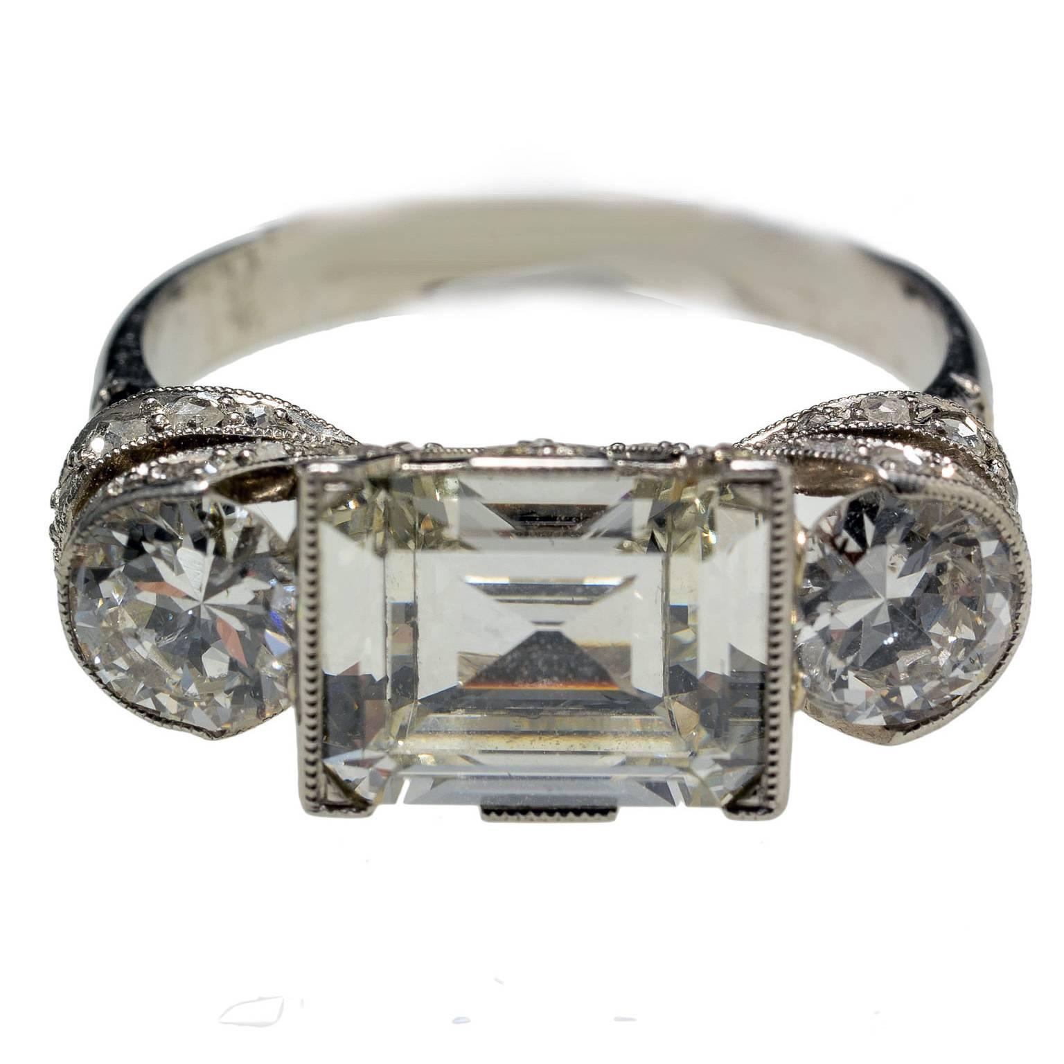 Platinum and Diamond Art Deco Rare Three-Stone Ring, circa 1920 For Sale