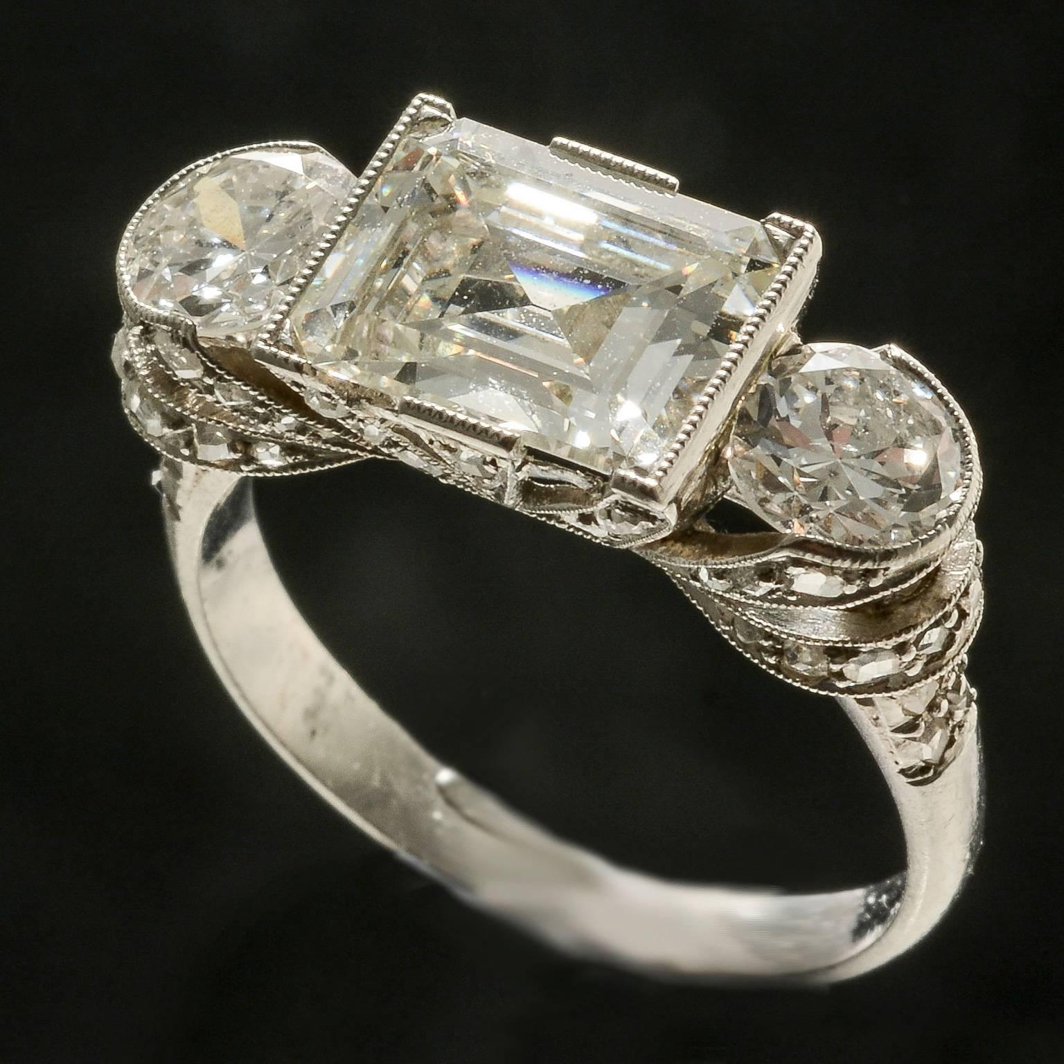 Women's Platinum and Diamond Art Deco Rare Three-Stone Ring, circa 1920 For Sale