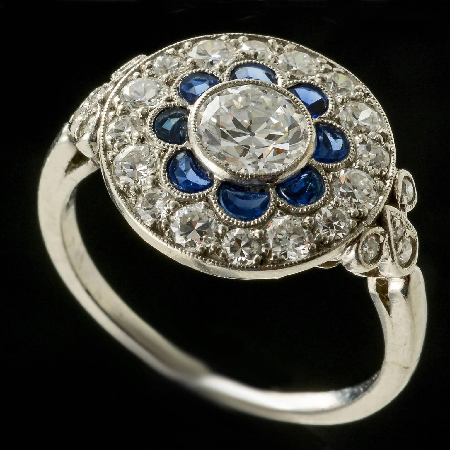 Natural Calib're Sapphire Diamond Art Deco Cluster Ring circa 1920 Platinum Set For Sale 1