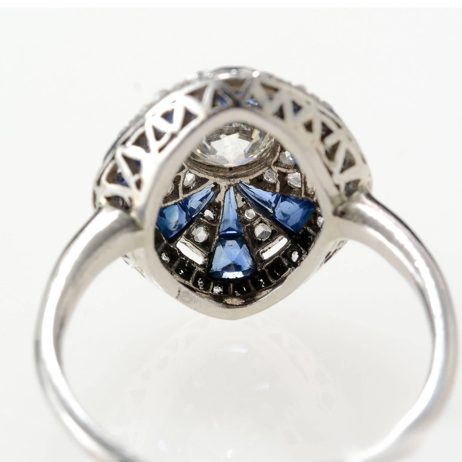 1920s Art Deco Diamond Sapphire Platinum Ring In Good Condition For Sale In London, GB