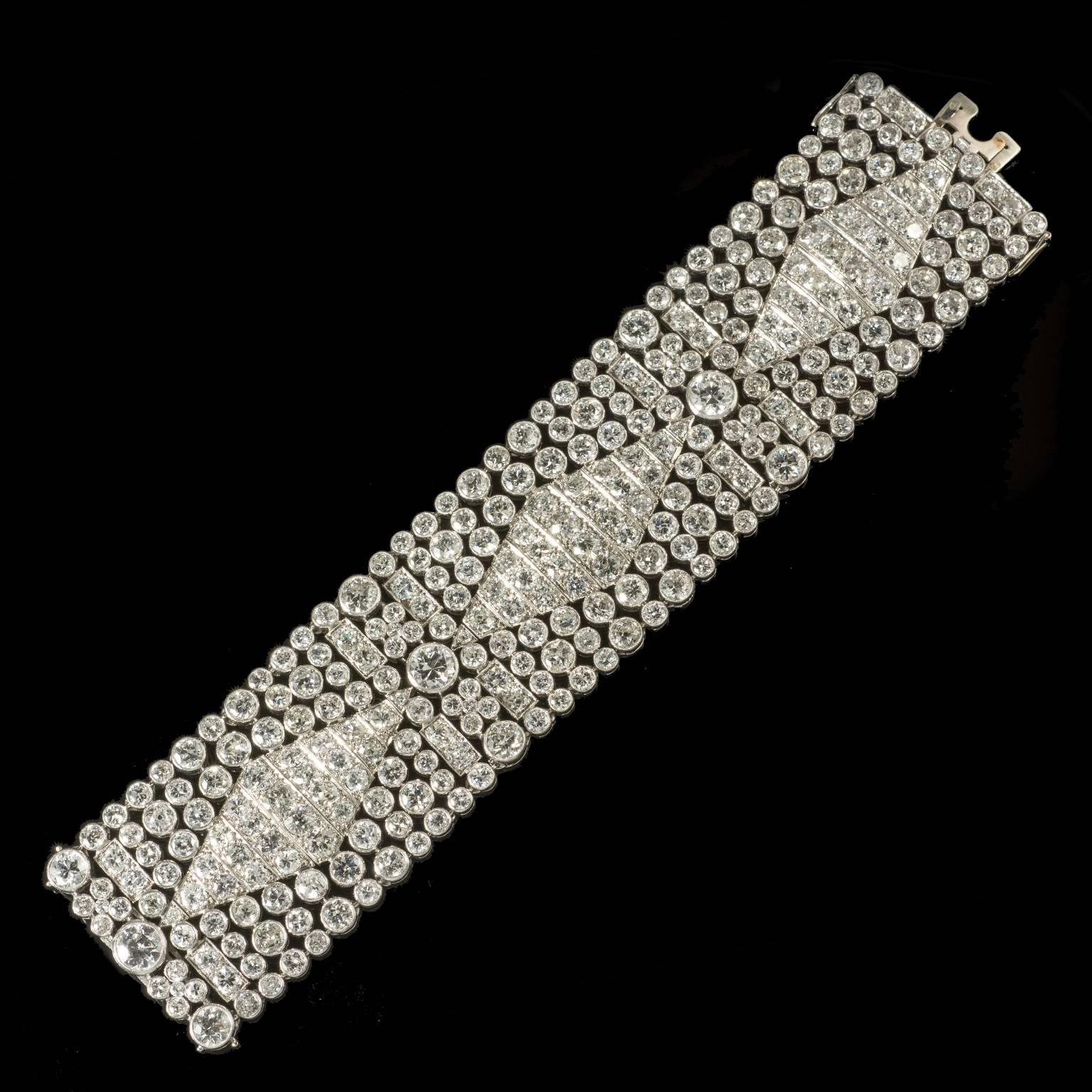 1920s Art Deco French Diamond Platinum Wide Bracelet In Good Condition In London, GB