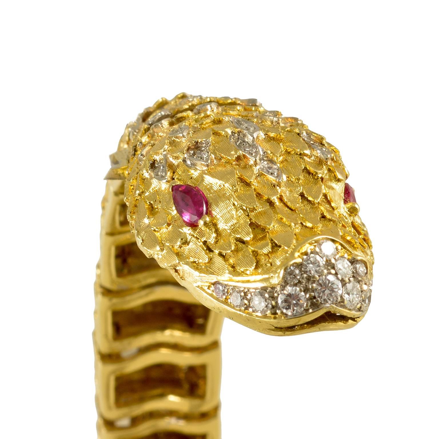 18 Carat Gold Diamond Italian Snake Bracelet, circa 1980 2