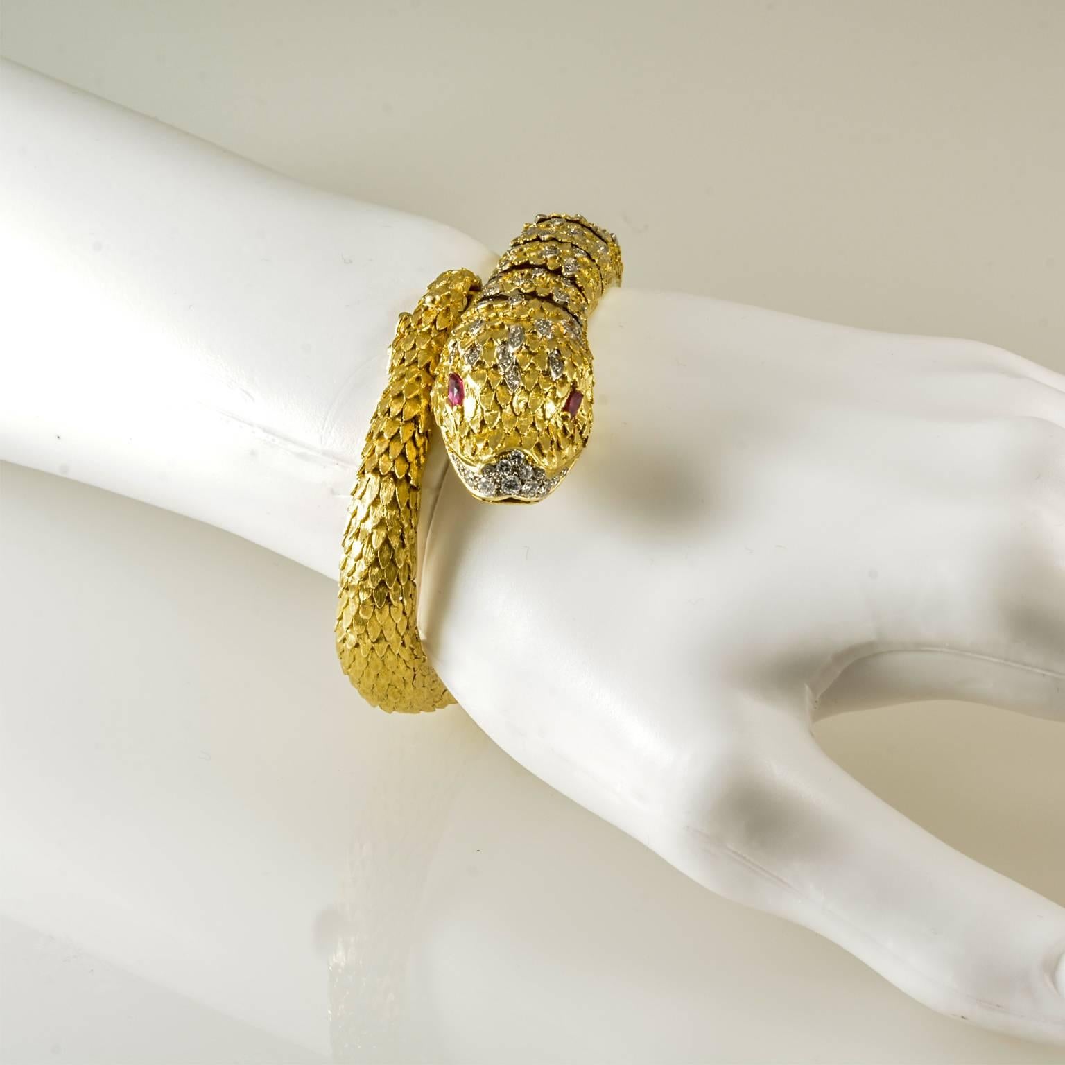 18 Carat Gold Diamond Italian Snake Bracelet, circa 1980 1