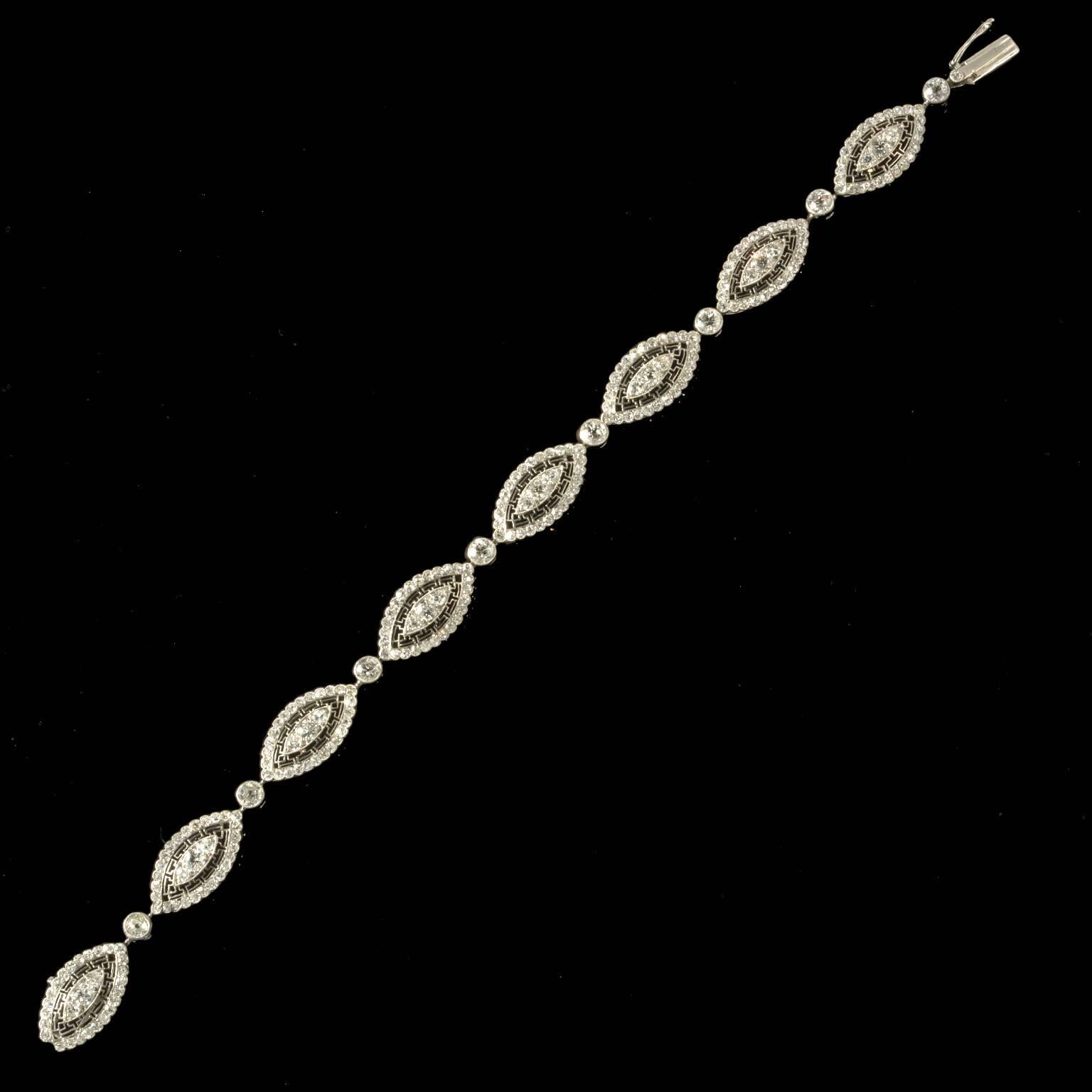 Women's Edwardian Platinum Diamond Wearable Bracelet, circa 1910 For Sale