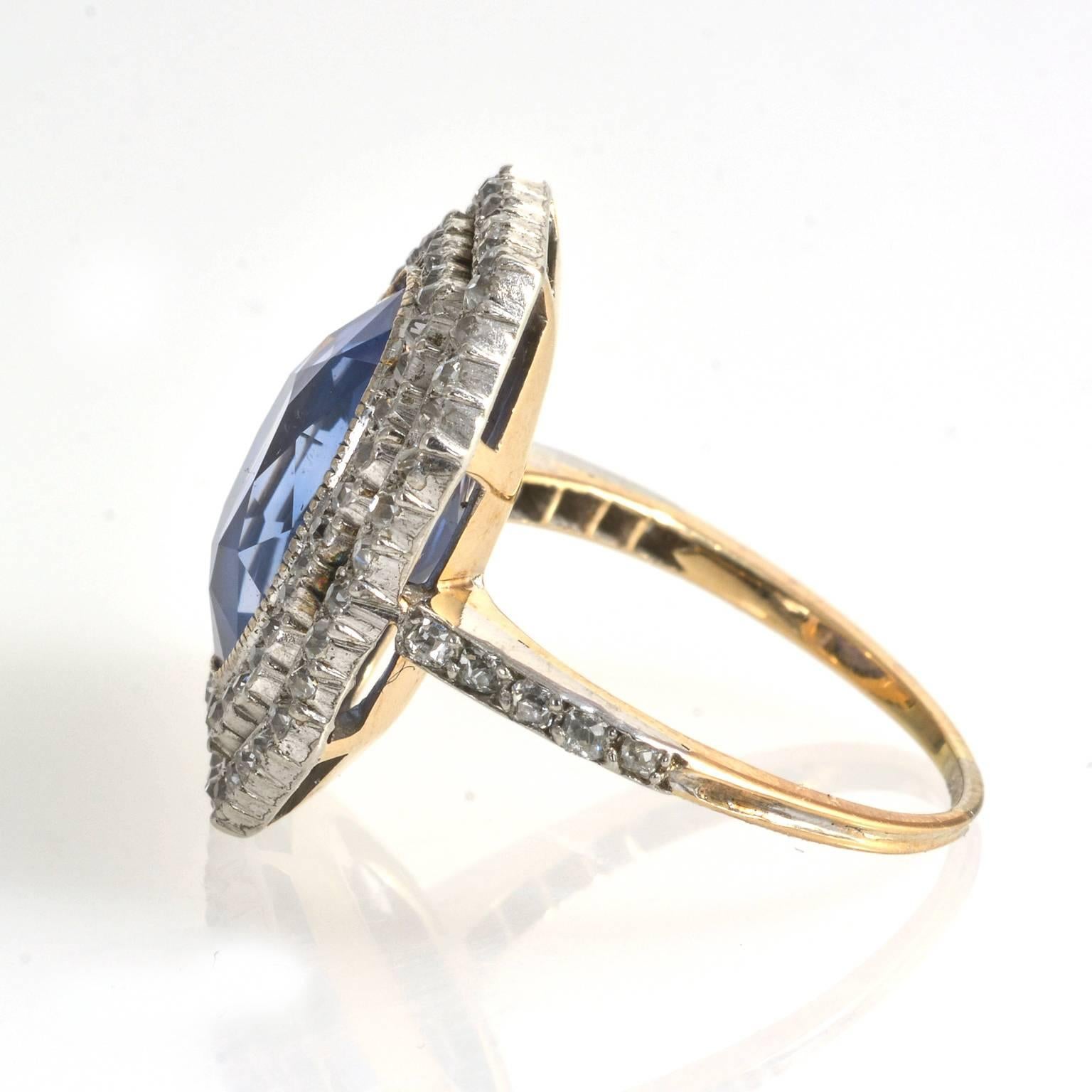 Edwardian Natural Ceylon Cornflower Blue Sapphire and Diamond Ring, circa 1910  In Good Condition In London, GB