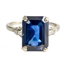 Natural Unheated Sapphire 4.54 Carat Platinum Set Diamond Shoulders