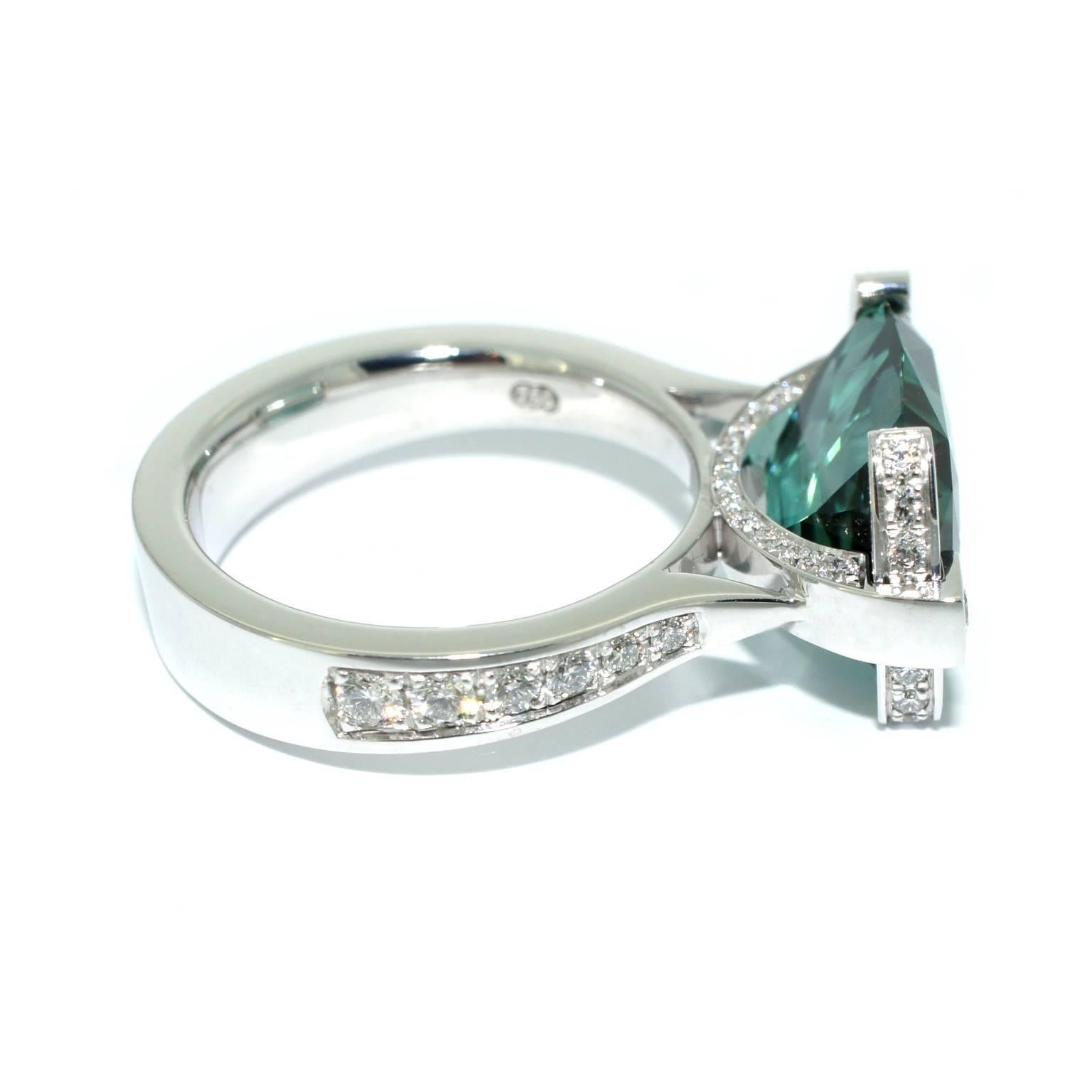 Lizunova Indicolite Tourmaline Diamond White Gold Cluster Ring In New Condition For Sale In Sydney, NSW