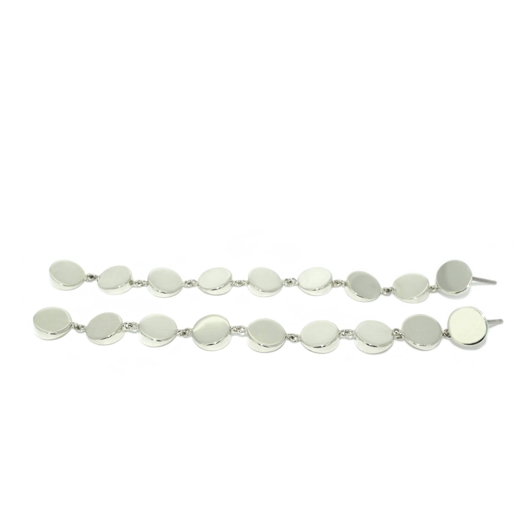 Contemporary Lizunova Geometric Drop Earrings in 9 karat White Gold For Sale