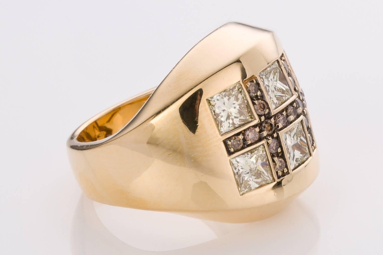 This fabulous Luca Carati dress ring from the 