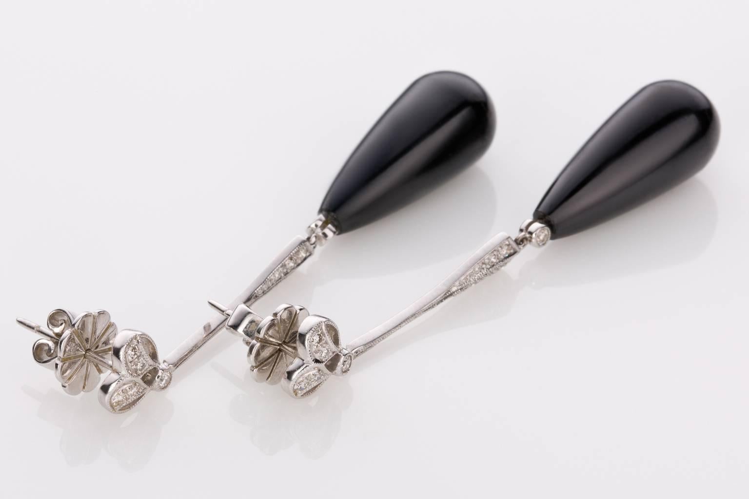 Art Deco Black Onyx and Diamond 18 Karat White Gold Drop Earrings