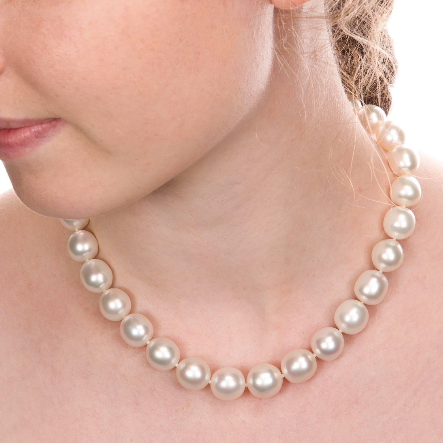 Australian South Sea Pearl Strand with 18 Karat White Gold and Diamond Set Clasp For Sale 5