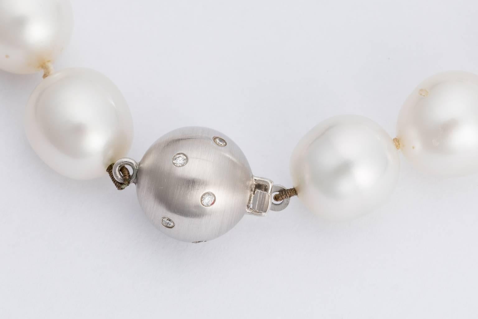 Australian South Sea Pearl Strand with 18 Karat White Gold and Diamond Set Clasp For Sale 3