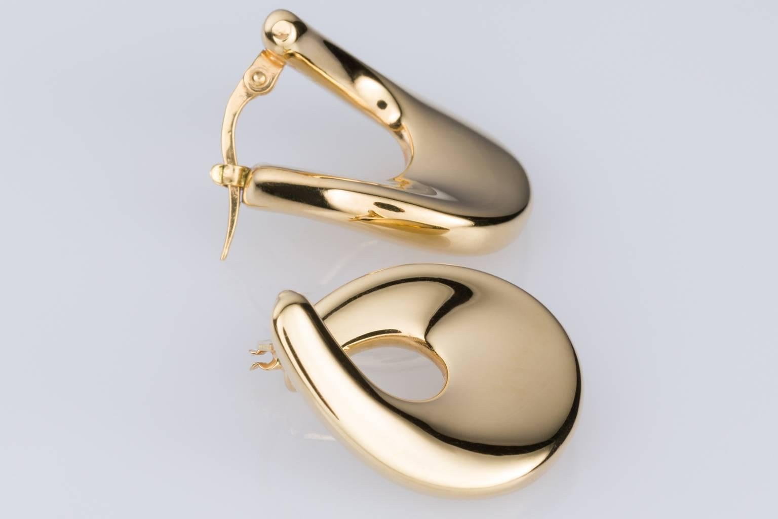 Women's 9 Karat Yellow Gold Swirl Hoop Earrings