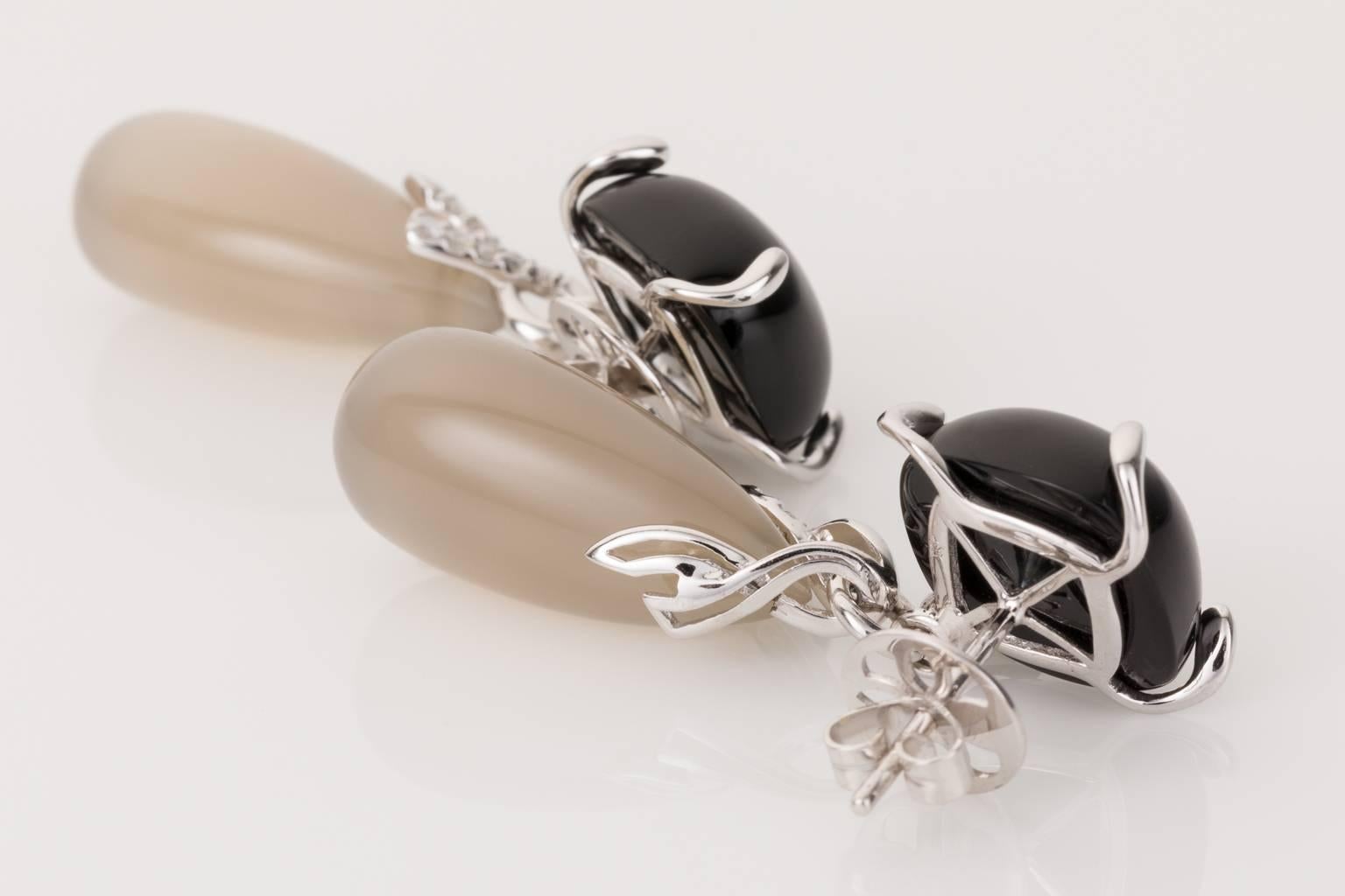 Contemporary Black Onyx, Chalcedony and Diamond 18 Karat White Gold Drop Earrings