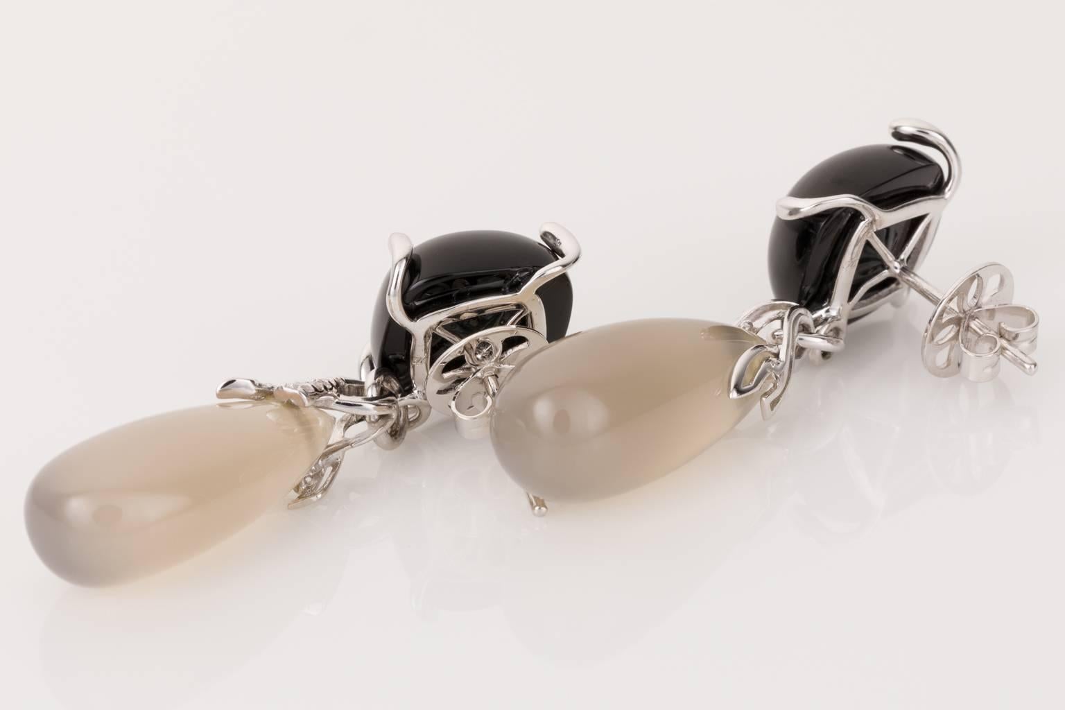 Black Onyx, Chalcedony and Diamond 18 Karat White Gold Drop Earrings In Excellent Condition In QLD , AU