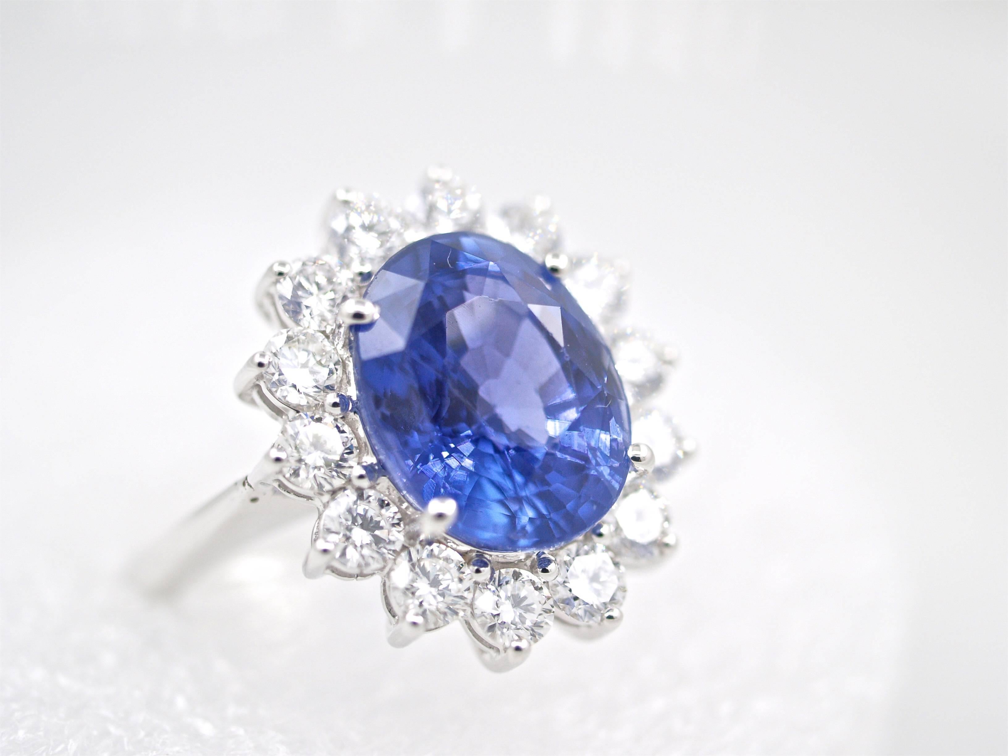              +++++++All realistic offers are welcome.+++++++

This sparkling Sapphire diamond ring is crafted in solid 18KT gold . It exposes at the center a natural corundum Unheated sapphire of violetish blue color with high transparency,