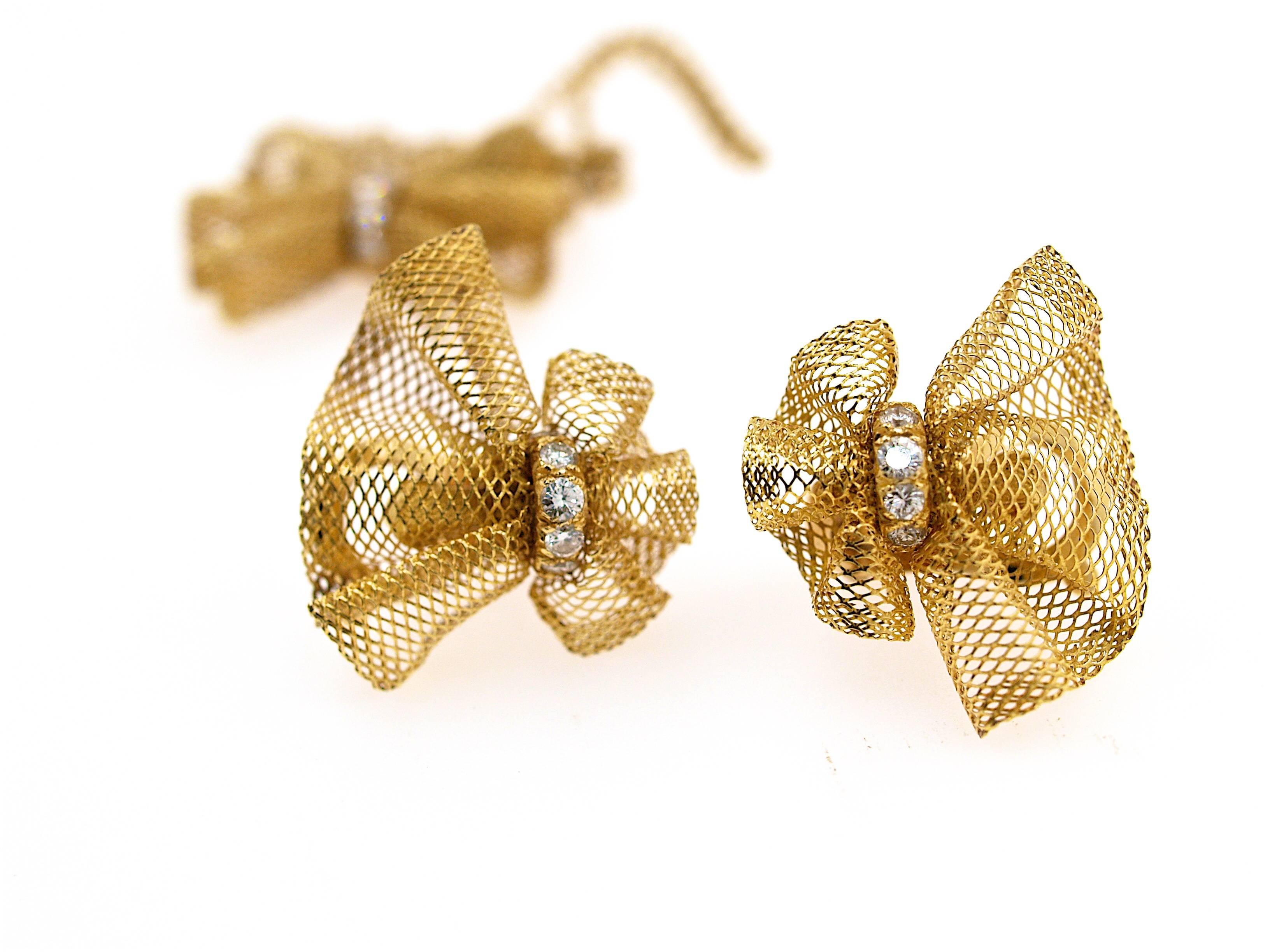 Women's Van Cleef & Arpels Necklace and Earrings Demi Parure, Diamonds and 18 Karat Gold For Sale