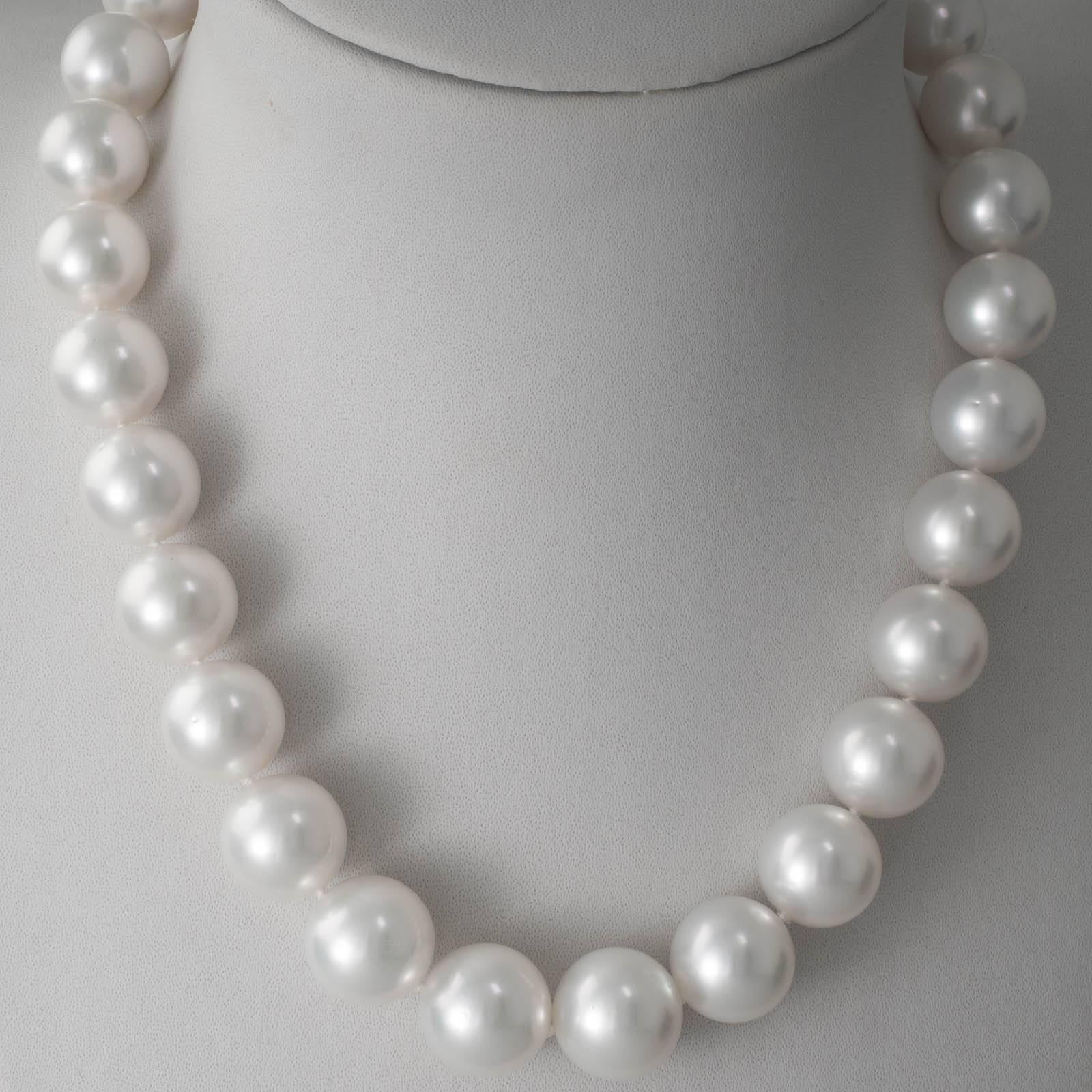 High Lustre South Sea Pearl Strand Necklace In New Condition For Sale In Melbourne, AU