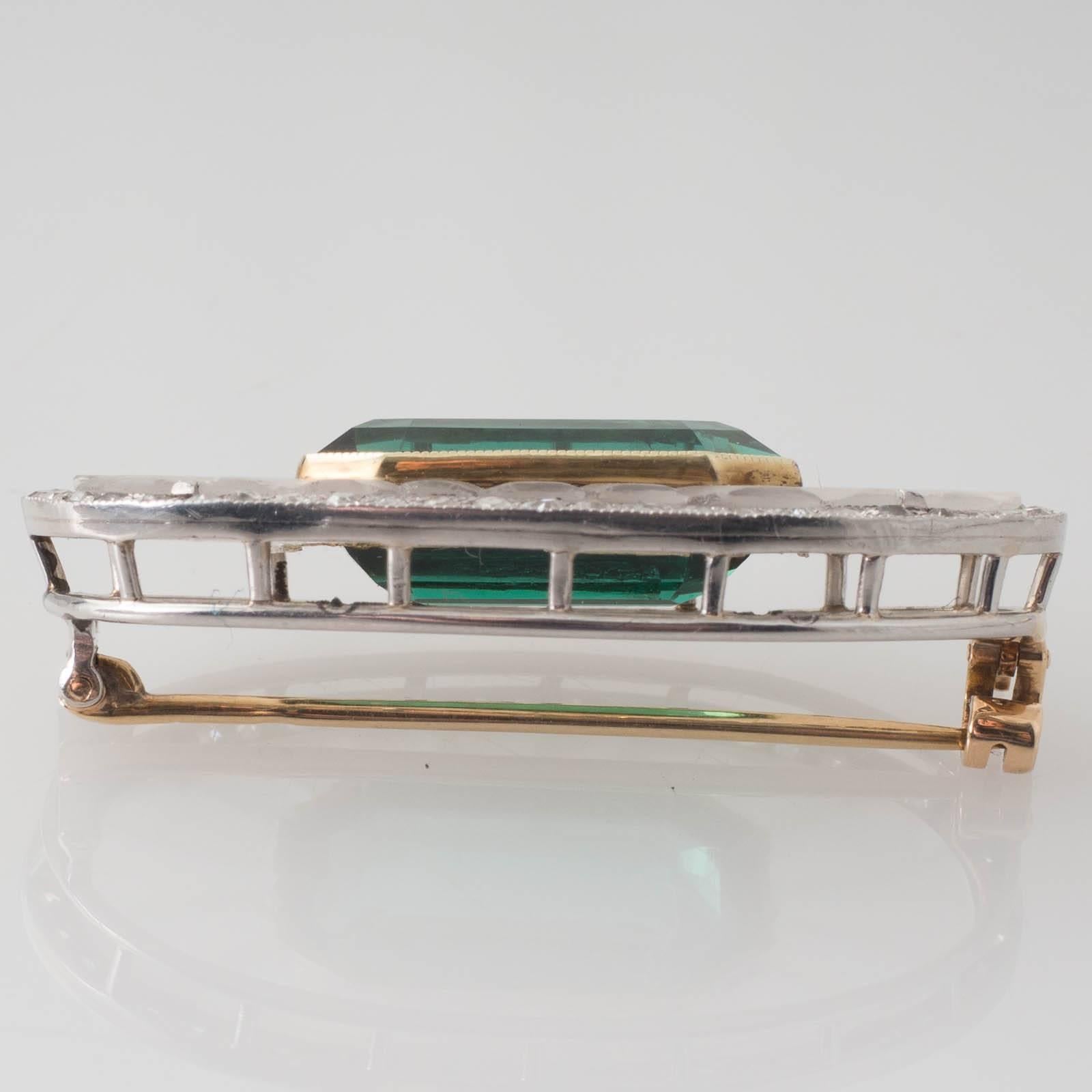 Art Deco Crystal Green Tourmaline Diamond Yellow Gold Platinum Brooch For Sale 1