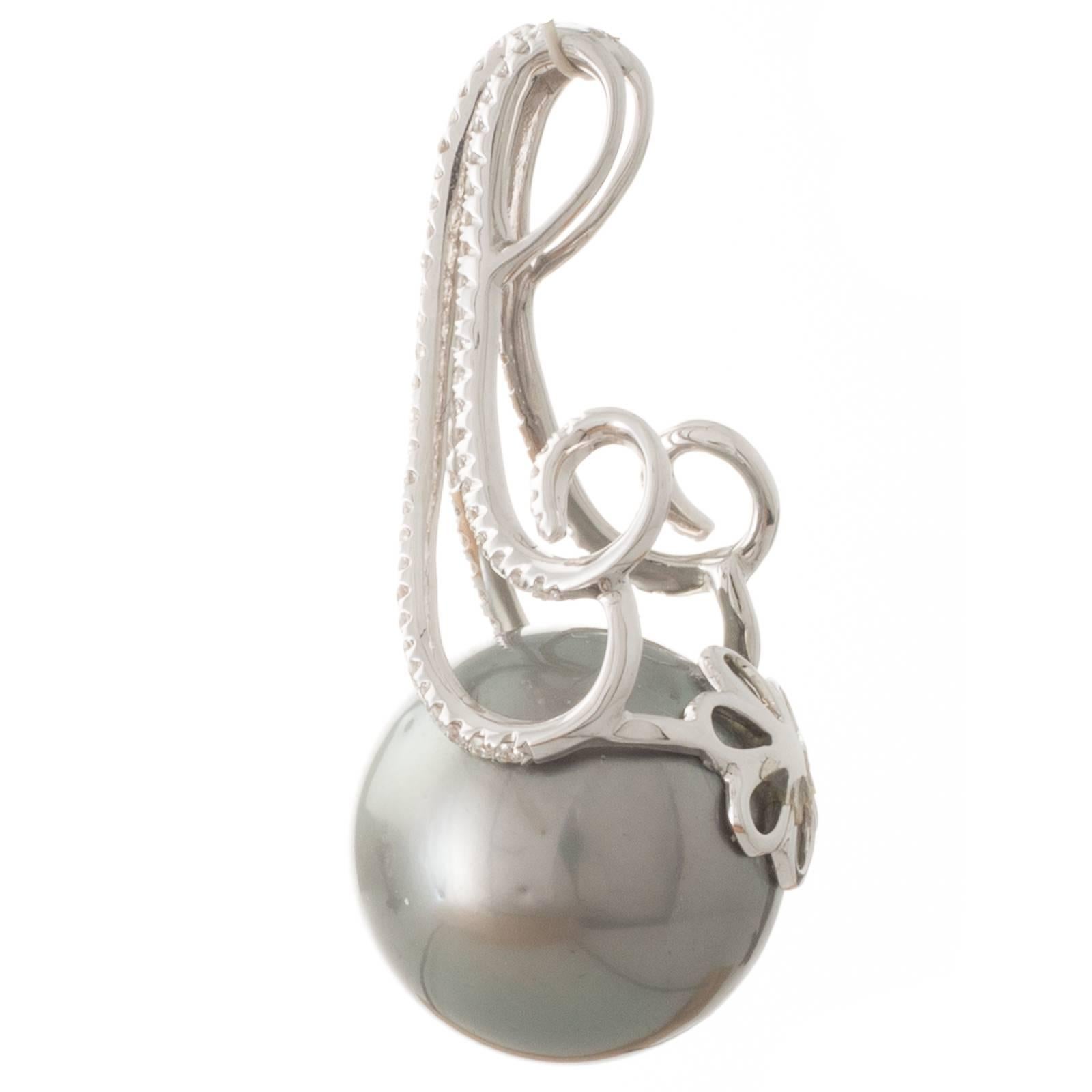 Large Round Tahitian South Sea Pearl and Diamond Pendant In New Condition For Sale In Melbourne, AU