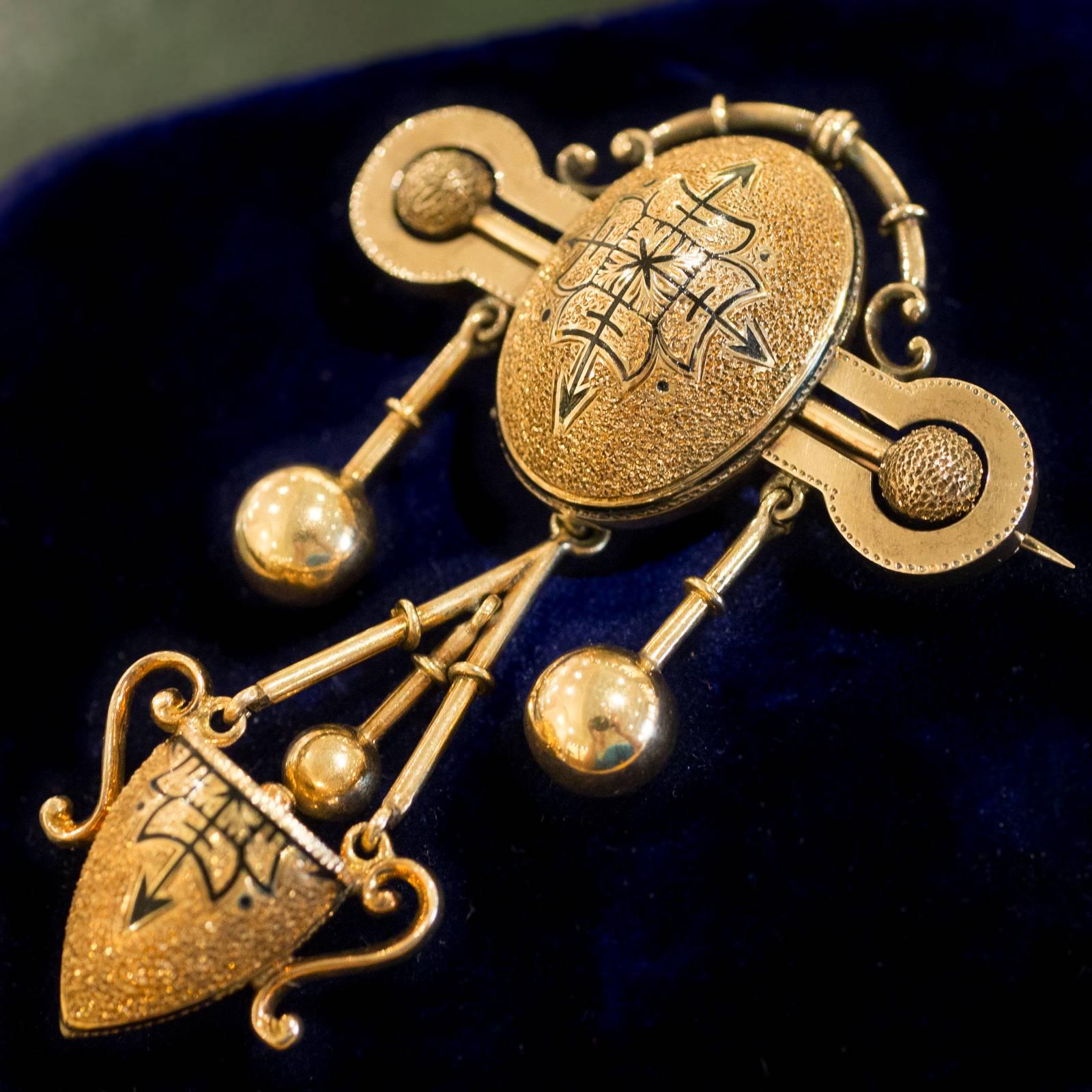 Victorian Archaeological Revival Gold and Enamel Brooch and Detachable Pendant For Sale 1
