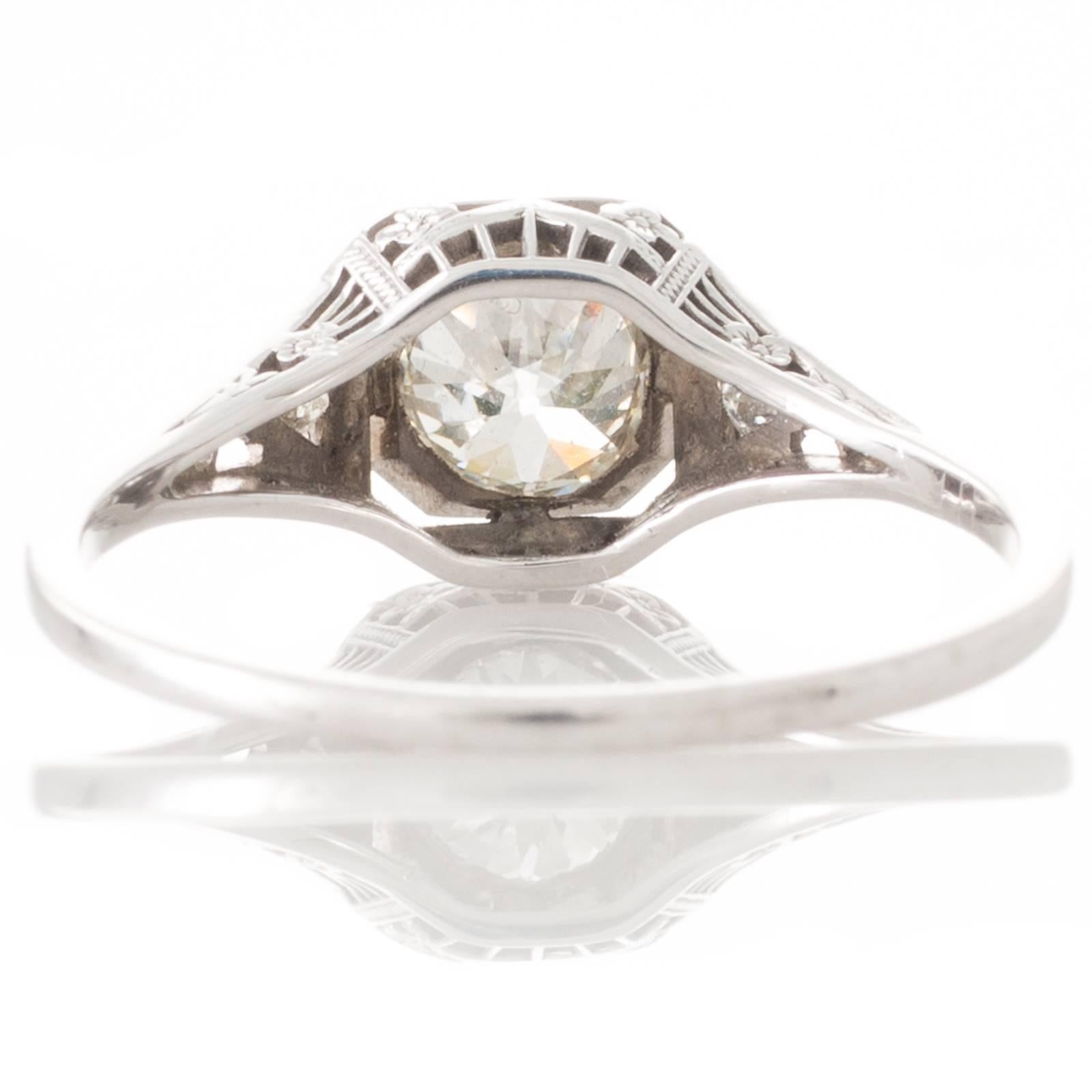 Women's Art Deco 1.02 Carat Old Cut Diamond and Platinum Solitaire Ring For Sale