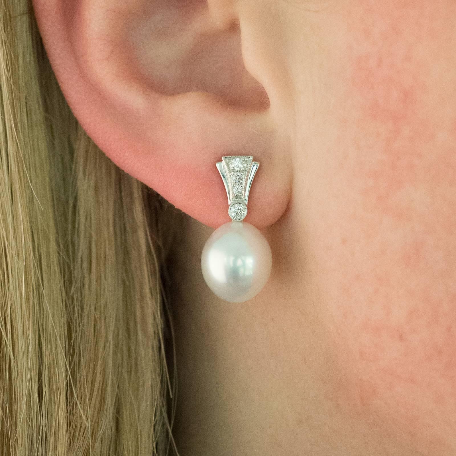 White South Sea Oval Shaped Pearl Diamond Earrings In New Condition For Sale In Melbourne, AU