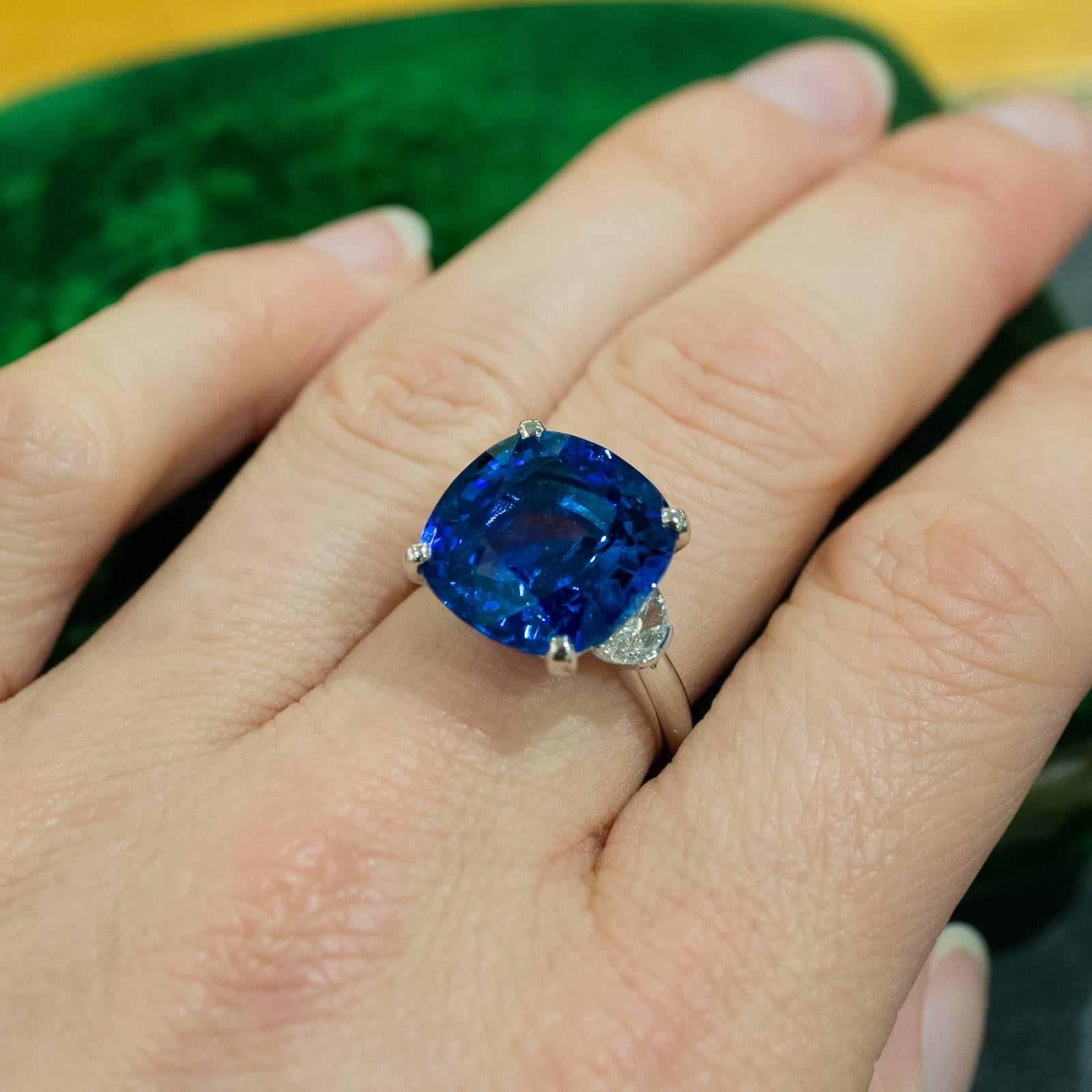 12.01 Carat GRS Certified Ceylon Sapphire Diamond Ring In New Condition In Melbourne, AU