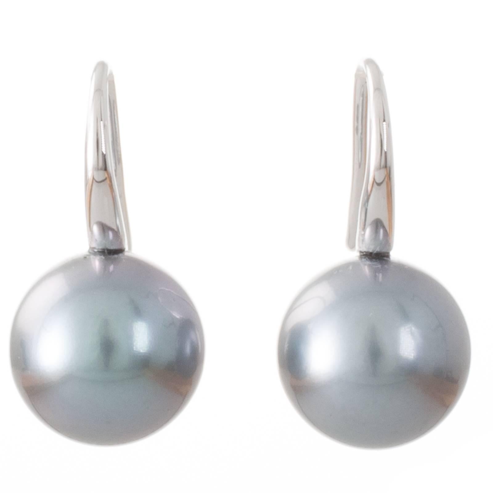 Grey Aubergine Tahitian South Sea Pearl and 18 Carat White Gold Hook Earrings For Sale