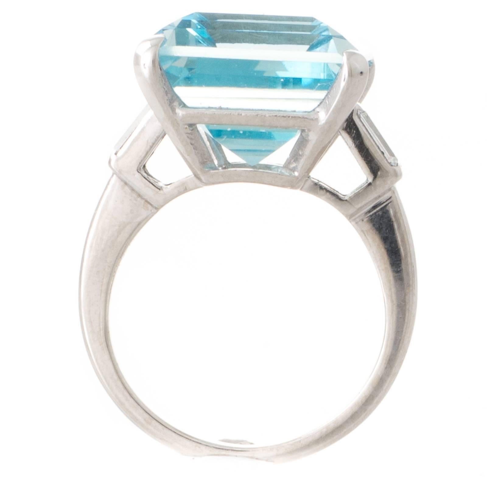 Aquamarine, Diamond and Platinum Cocktail Ring In Excellent Condition For Sale In Melbourne, AU