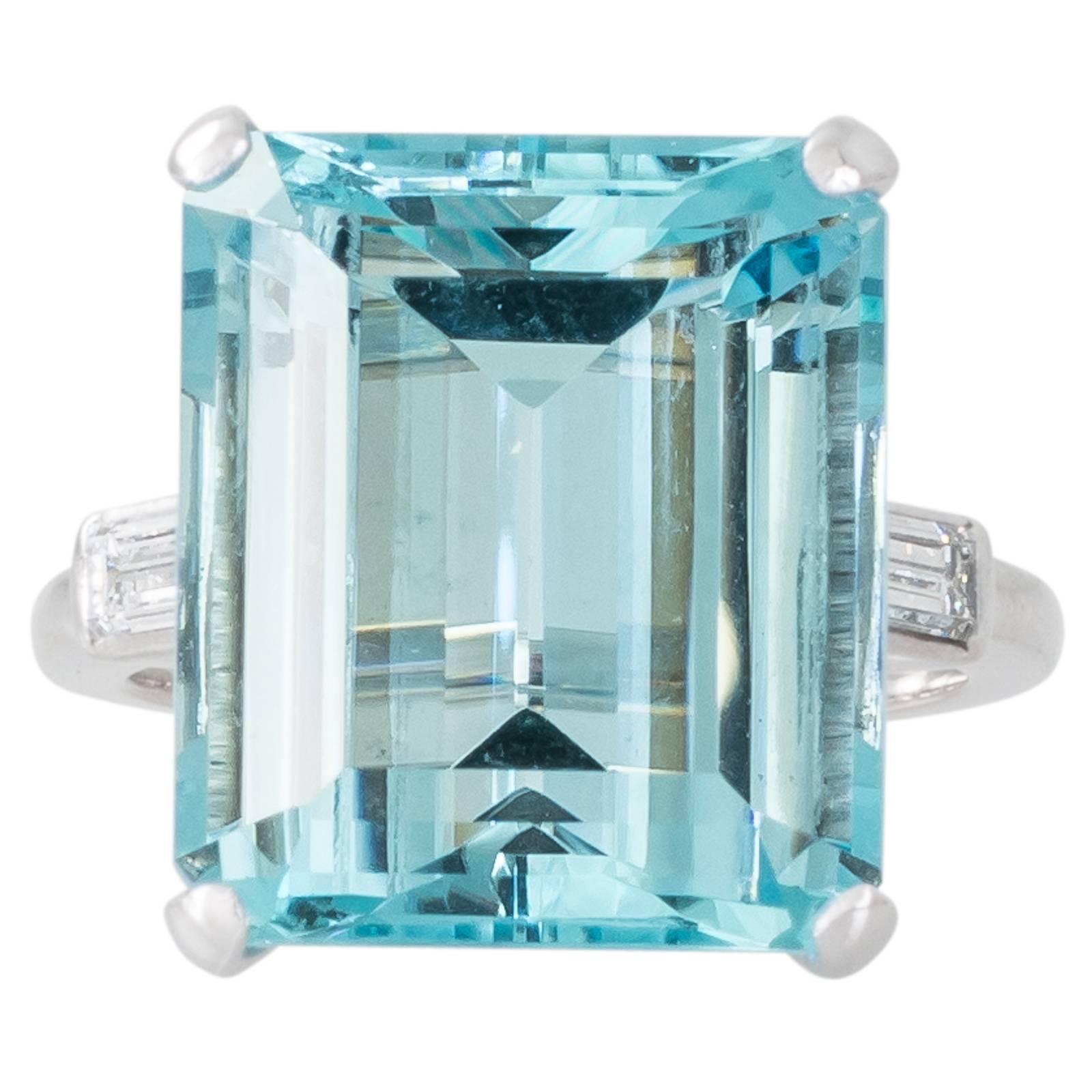 Aquamarine, Diamond and Platinum Cocktail Ring For Sale