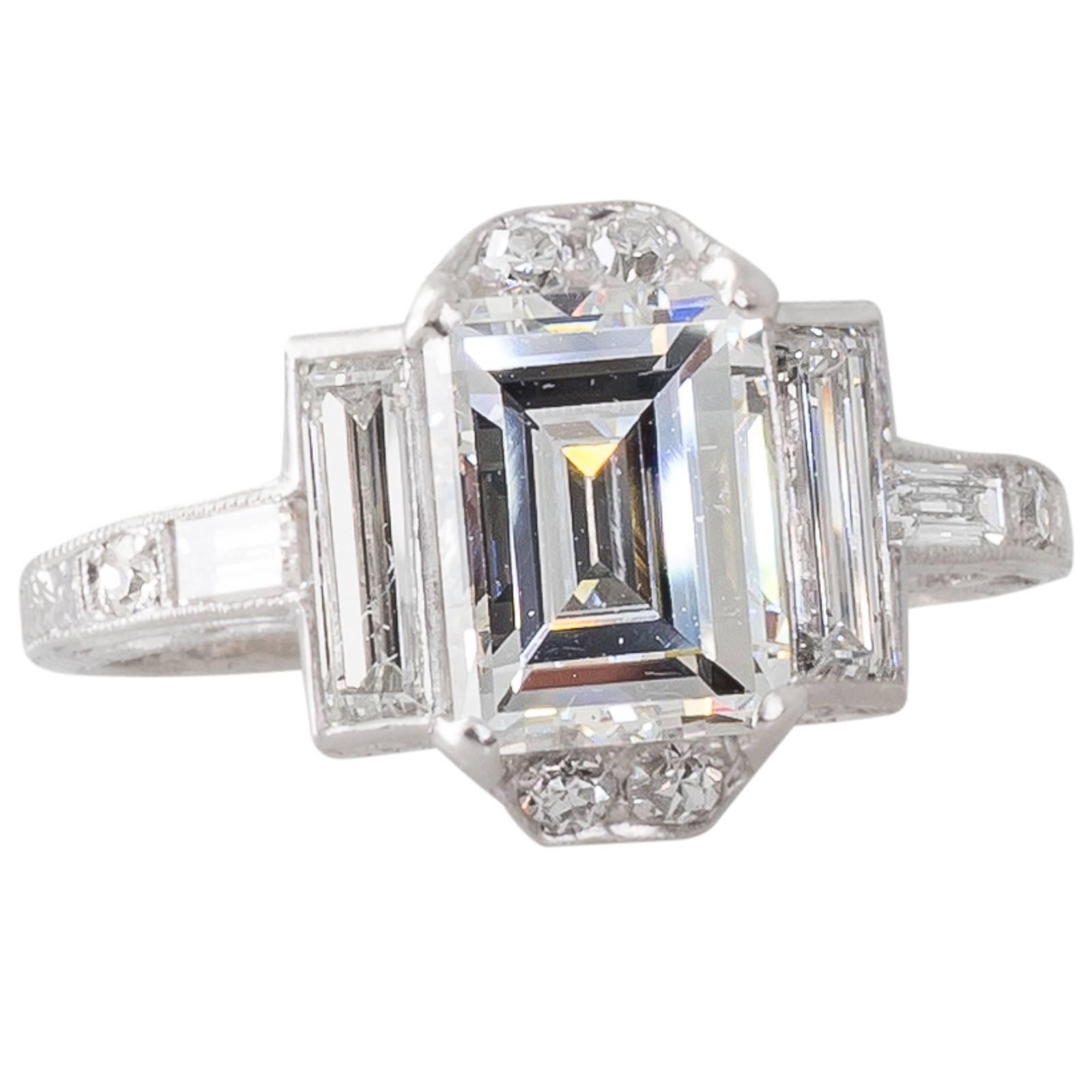 Art Deco 1.38 Carat Emerald Cut GIA Certified Diamond and Platinum Ring For Sale