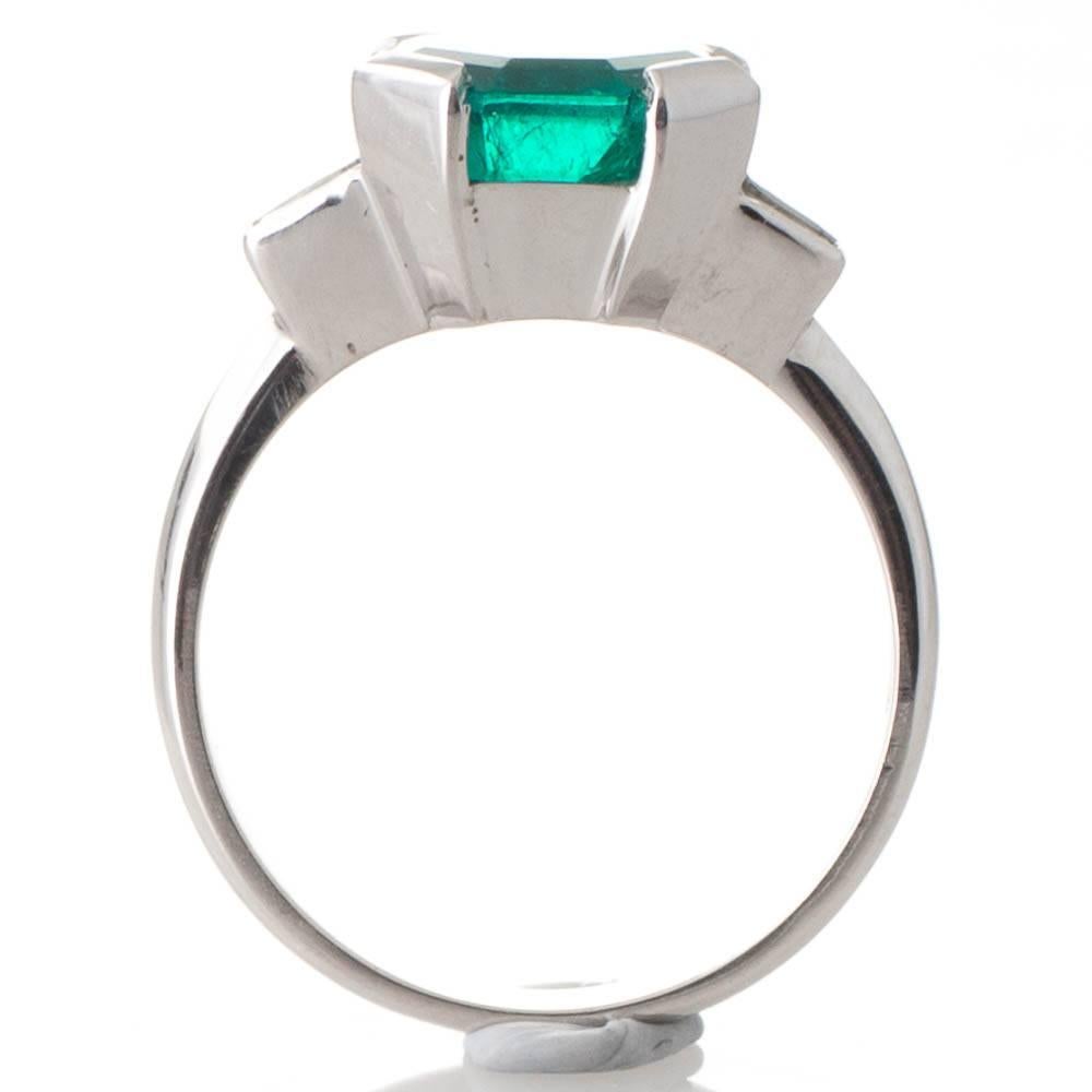 Art Deco Handmade 2.94 Carat Colombian Emerald and Diamond Ring For Sale