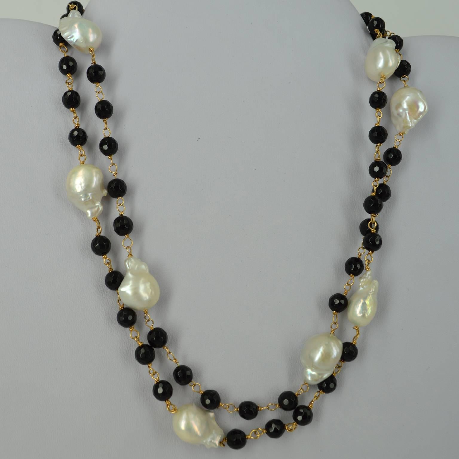 Onyx Keshi Pearl Gold Linked Bead Necklace In New Condition In Sydney, AU