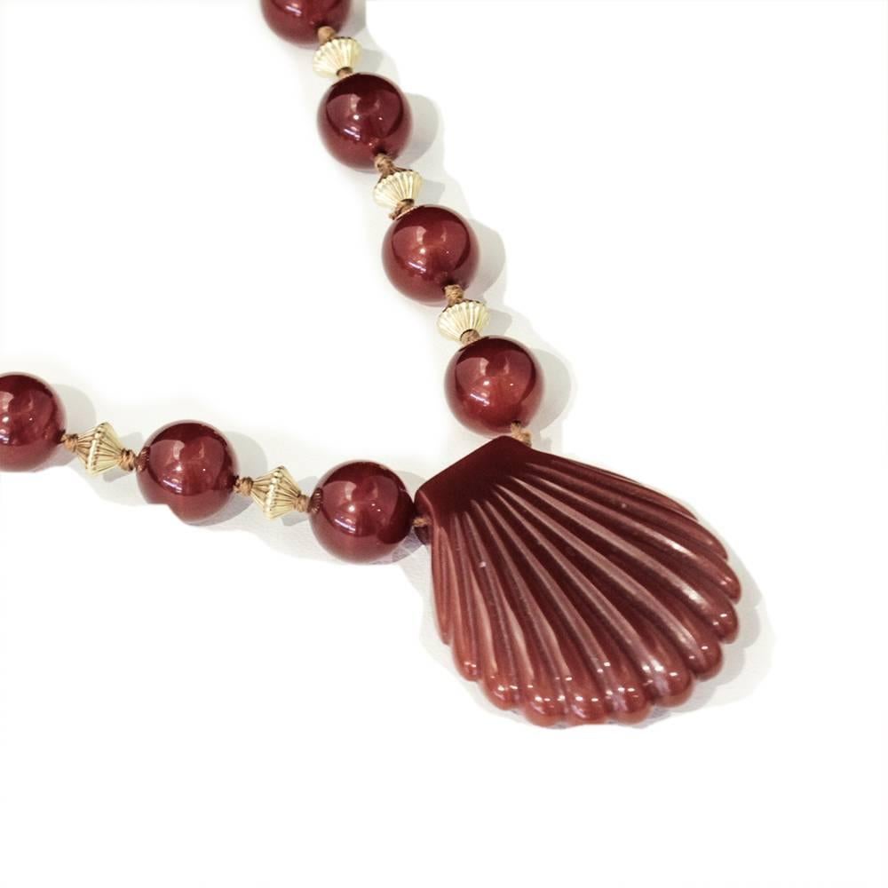 Artisan Vintage Carnelian and Gold Beads with Shell Shaped Carnelian Pendant For Sale
